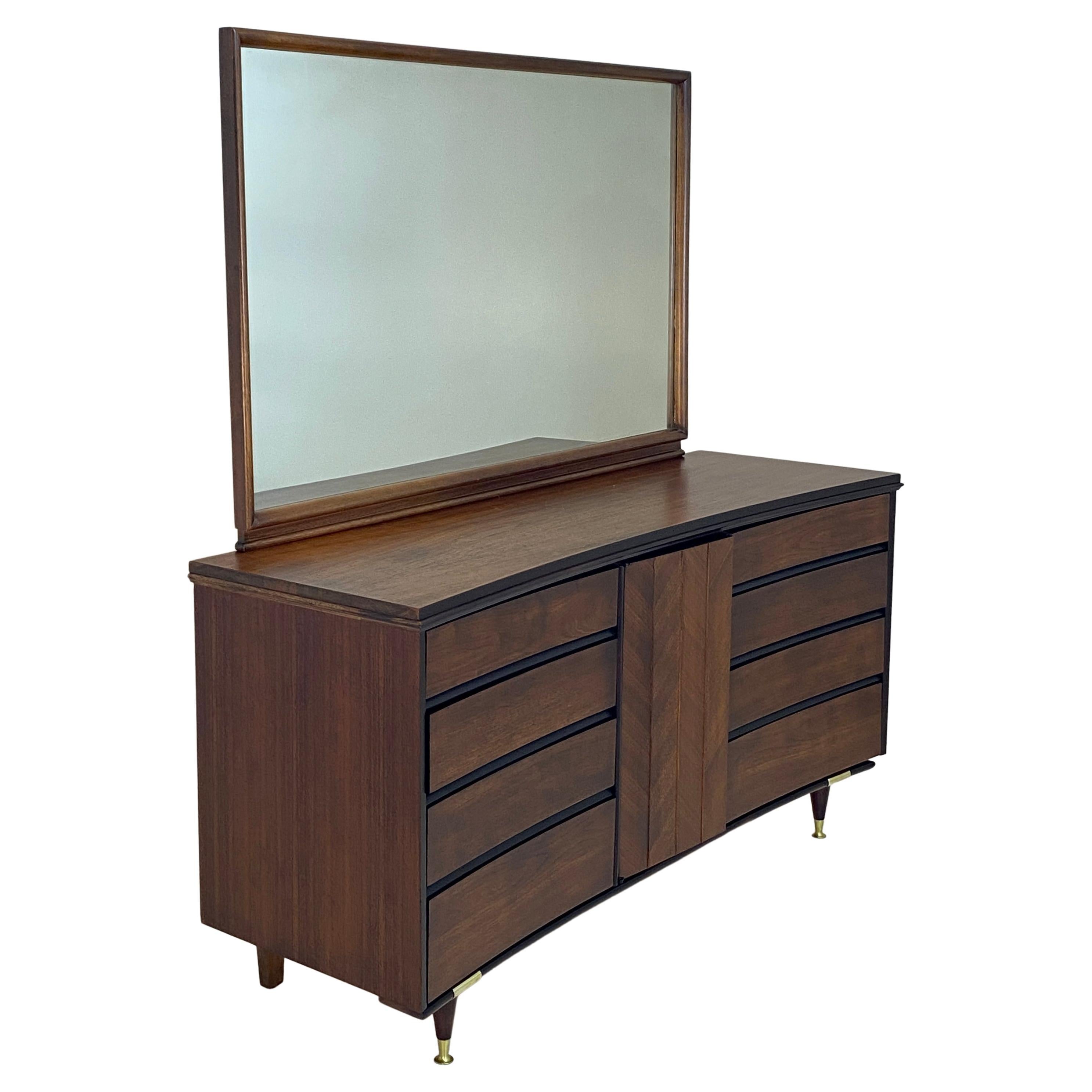 Exceptional Triple Dresser and Mirror by Unagusta For Sale