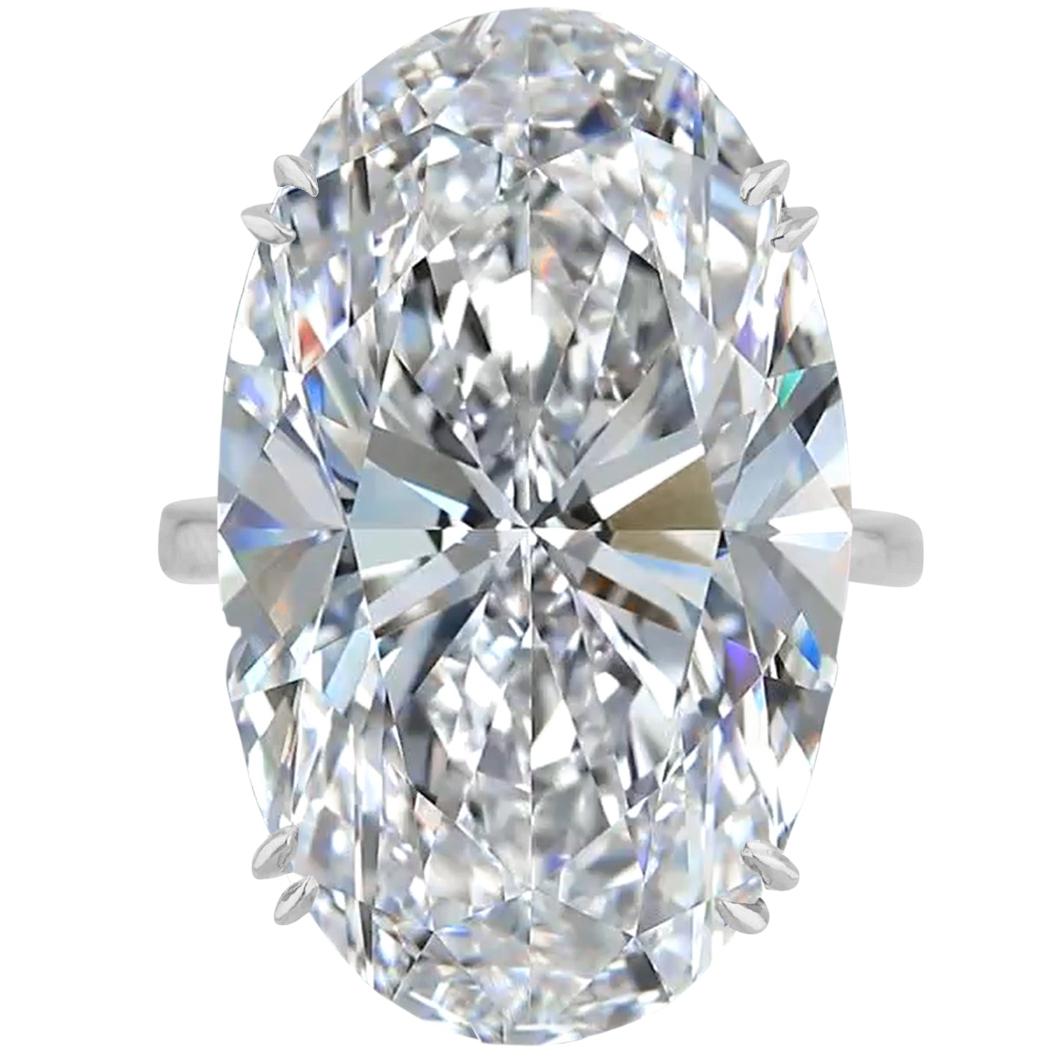 An exquisite 14 carat oval diamond ring
