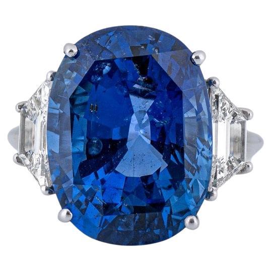 EXCEPTIONAL TYPE II GIA IGI Certified Kashmir Unheated 10.9 Carat Sapphire Ring For Sale