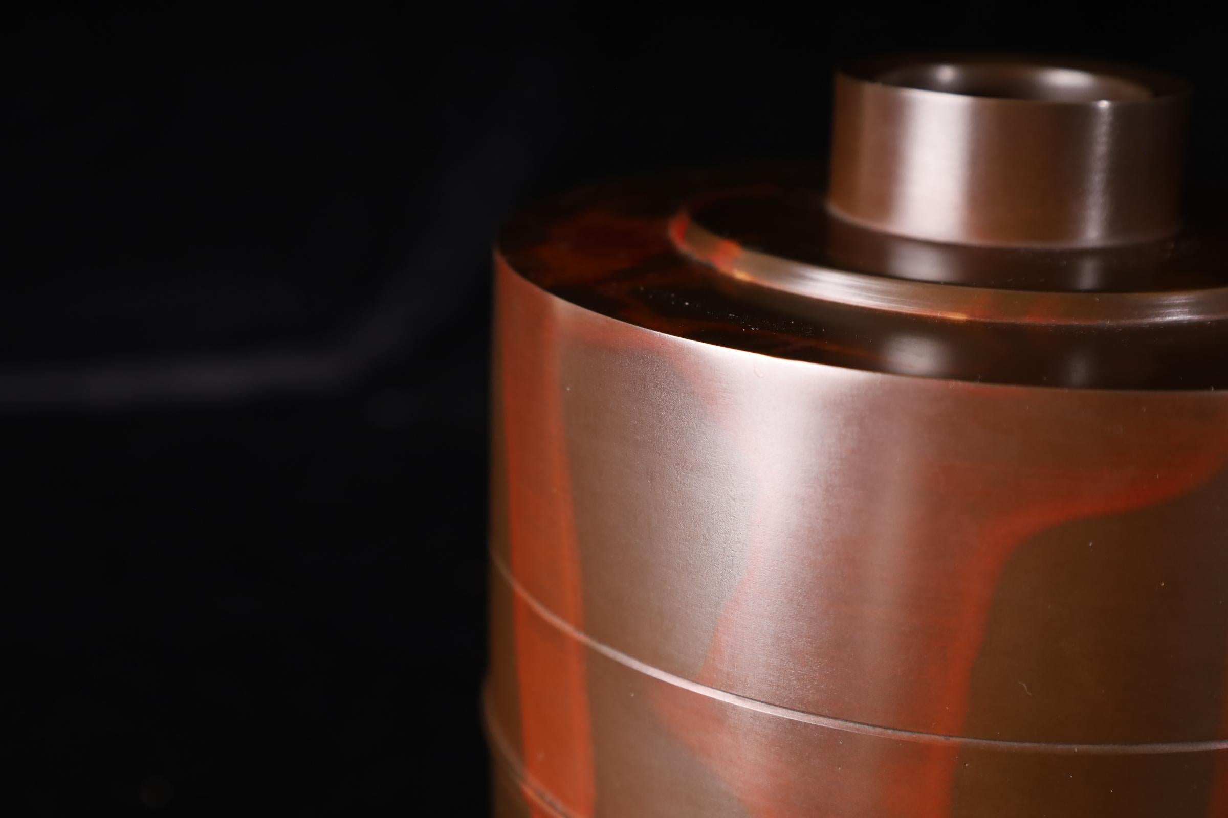 Eccezionale vaso in bronzo vermiglio di Hasuda Shūgorō, un maestro del Ja del XX secolo in vendita 9