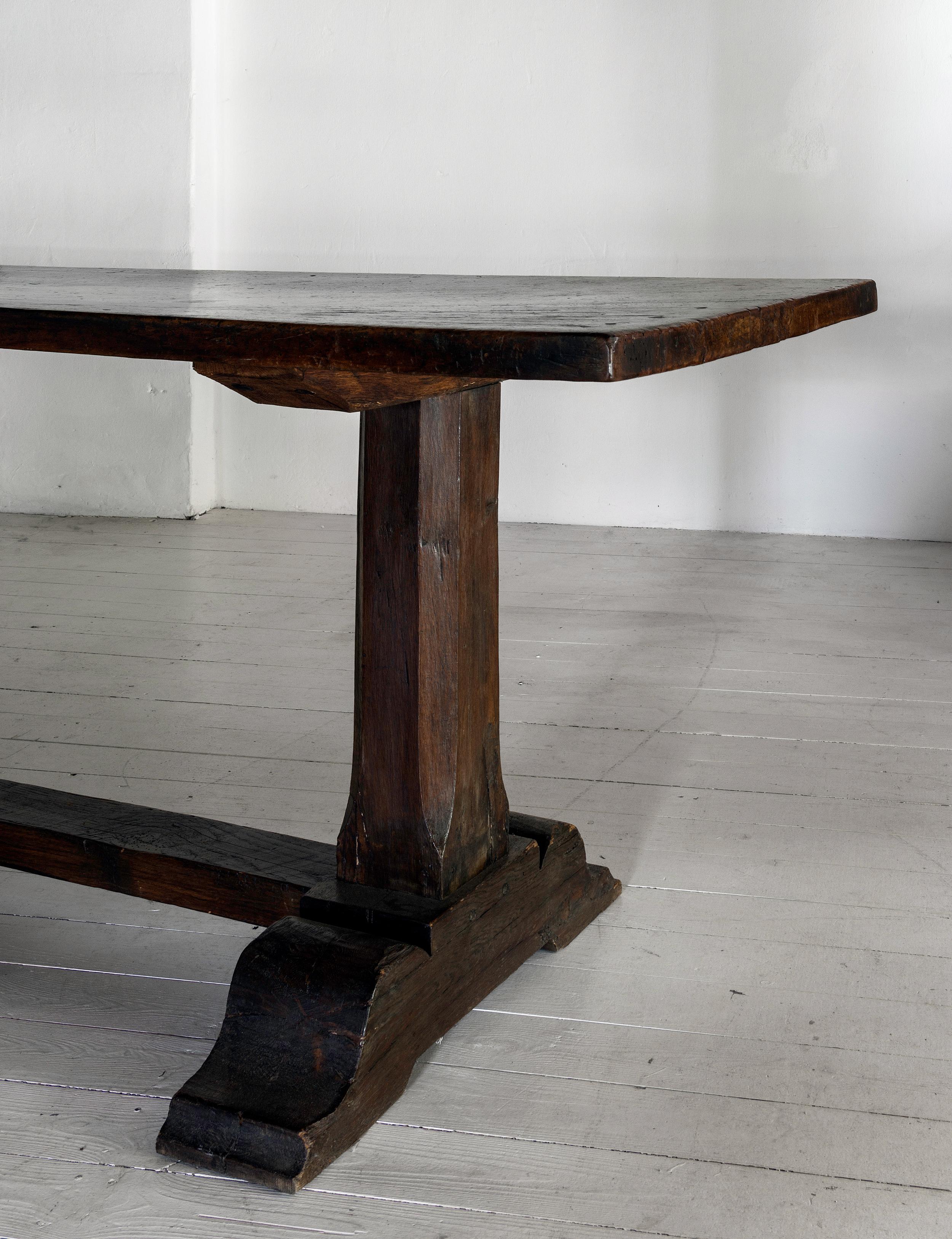 Exceptional Very Large Italian 17th Century Minimal Convent Table In Good Condition In Jesteburg, DE