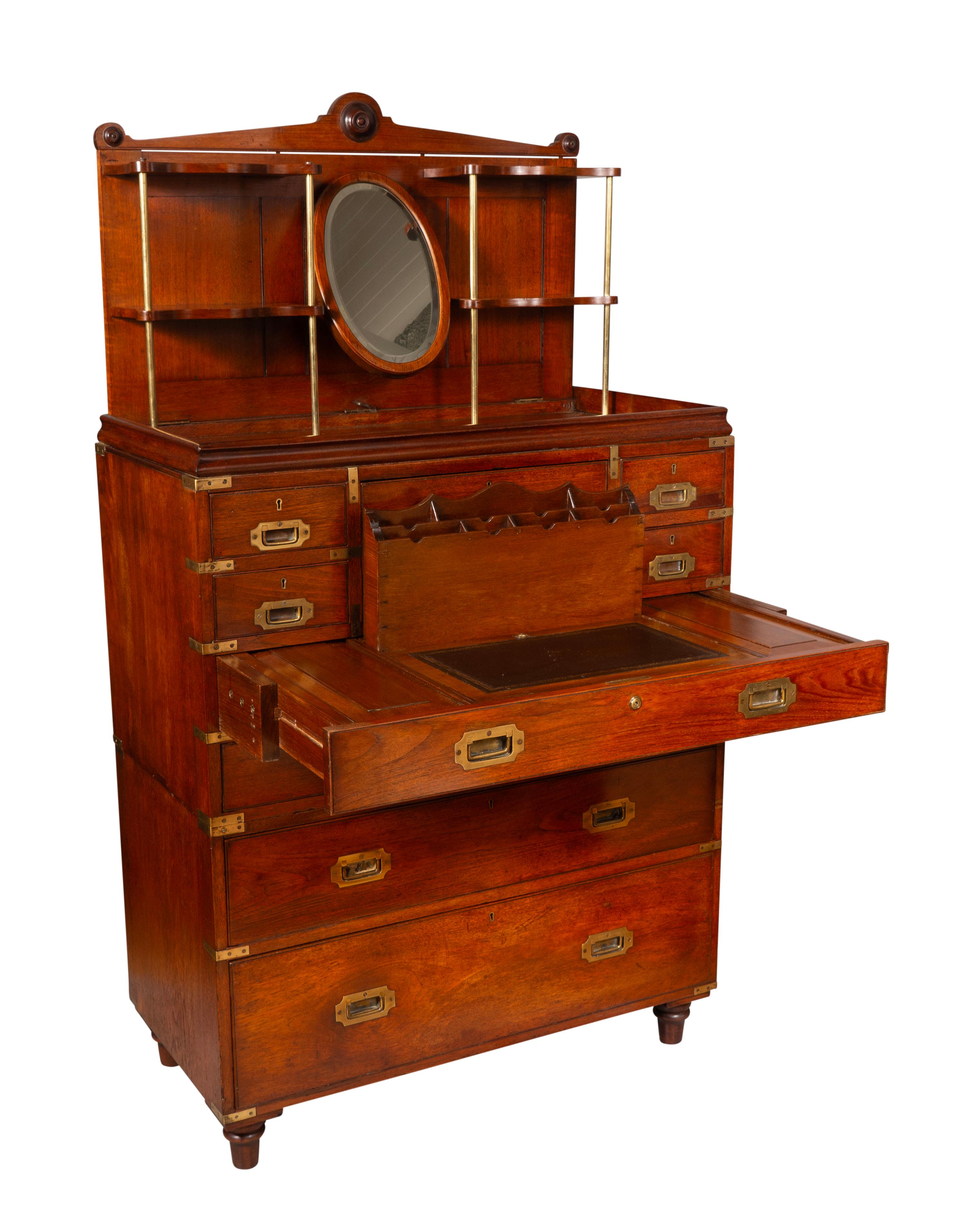 Vittoriano Eccezionale cassapanca vittoriana in teak Campaigner in vendita