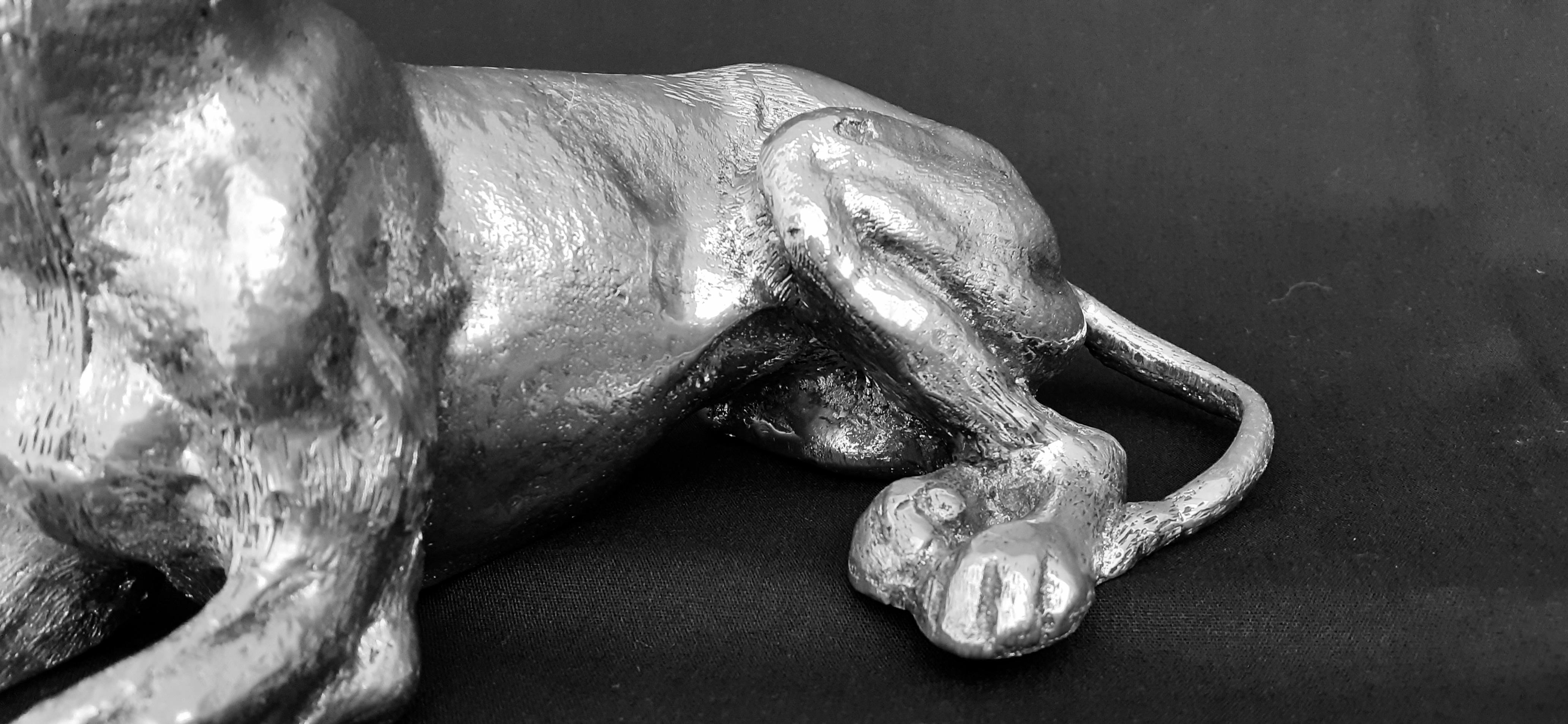 Women's or Men's Exceptional Vintage GUCCI Dog Sculpture in Bronze For Sale