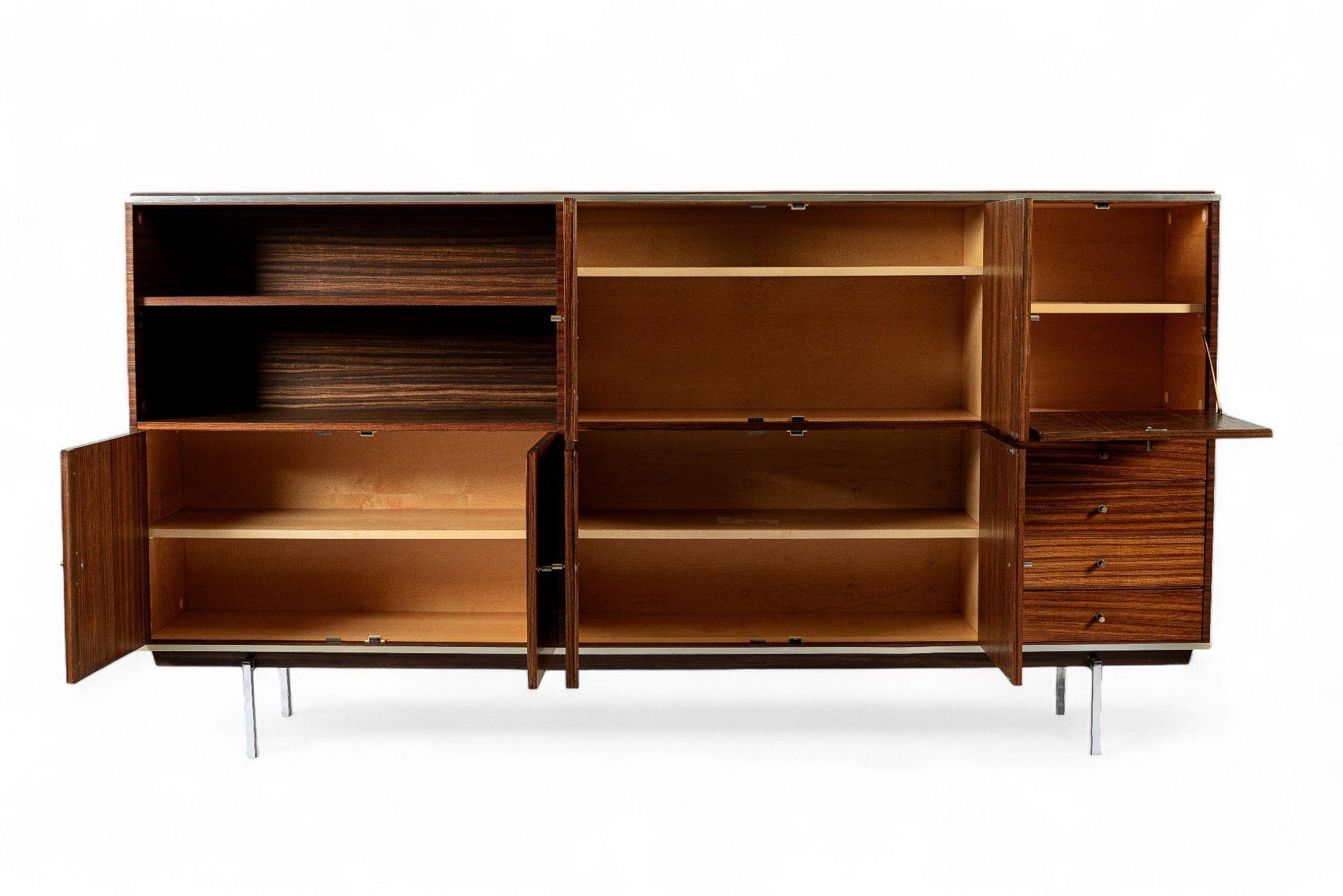 Mid-Century moderno Eccezionale mobile da parete in teak francese della metà del secolo scorso in vendita