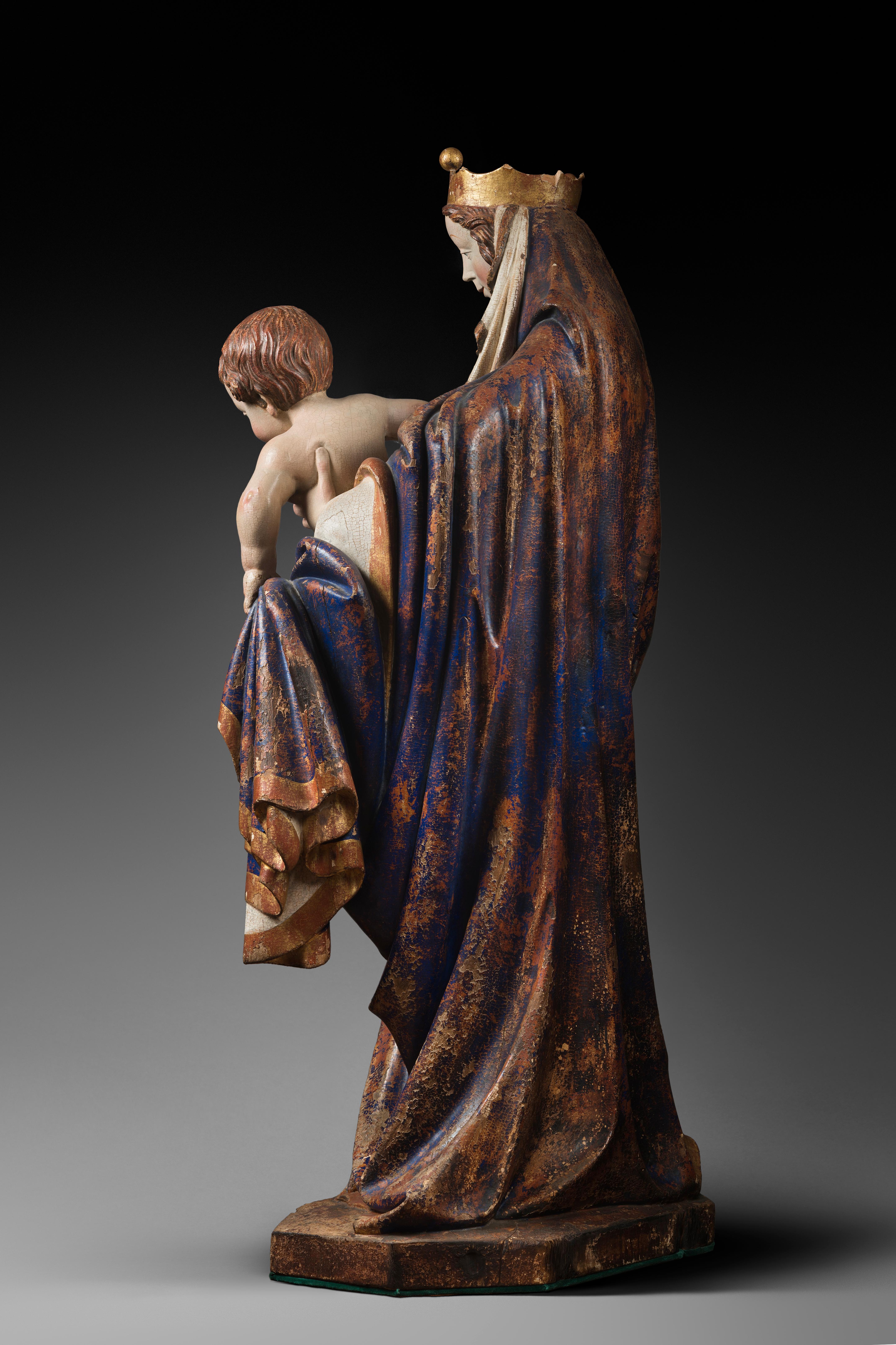 XIXe siècle Exceptionnelle Vierge avec enfant dans le style des Madones de Salzbourg en vente