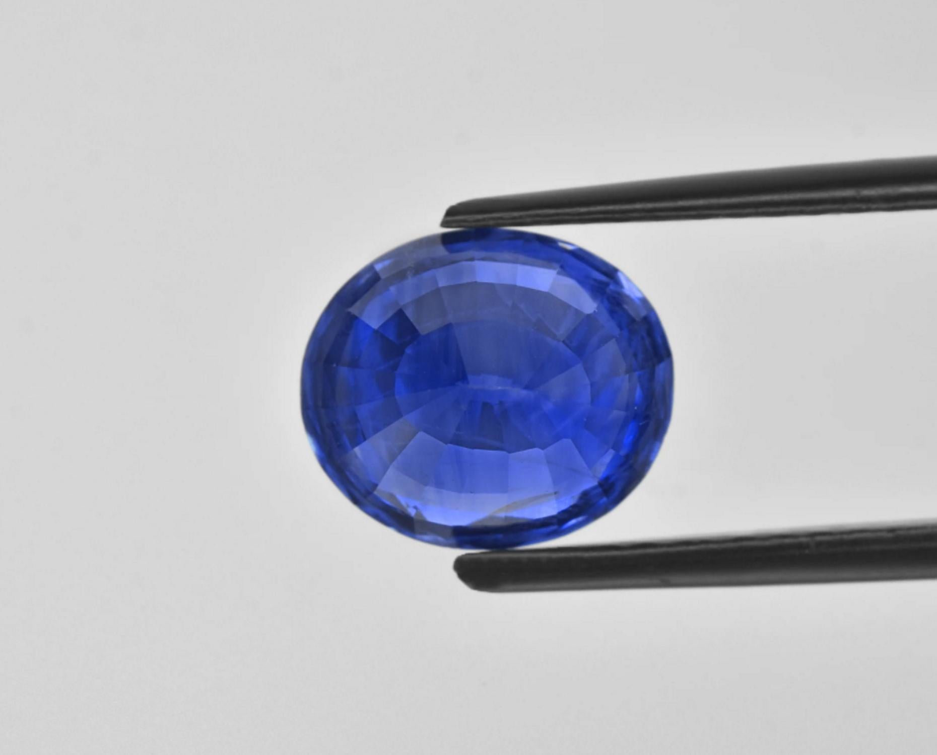 vivid royal blue sapphire
