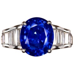 Exceptionnel saphir bleu roi vif de 5,30 carats certifié par le GIA et de couleur bleu royal