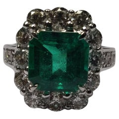 EXCEPTIONAL VIVID GREEN 3.31 Carat Colombian Emerald Diamond Ring