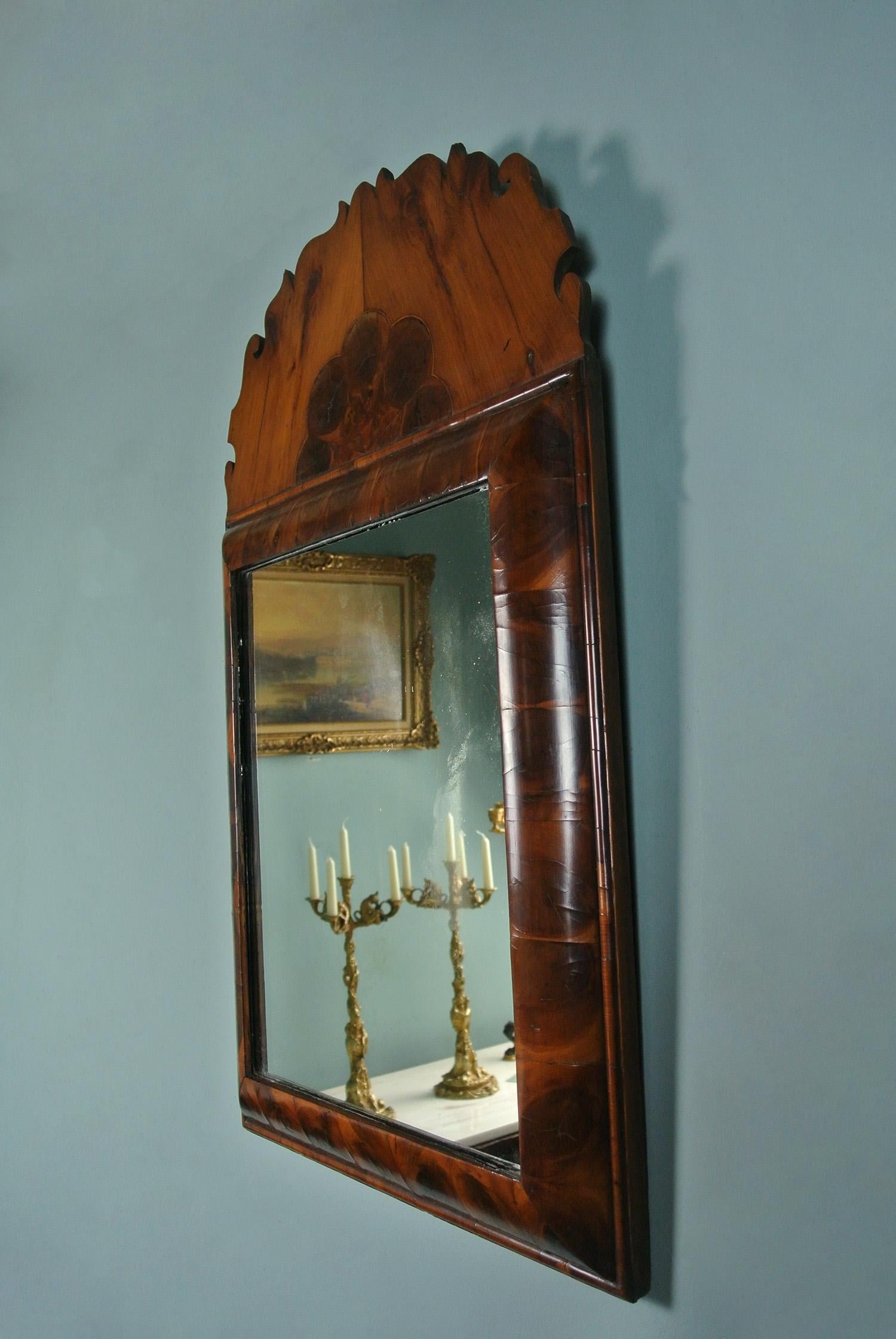 Late 17th Century Exceptional William And Mary Yew Wood Oyster Mirror C. 1690 For Sale