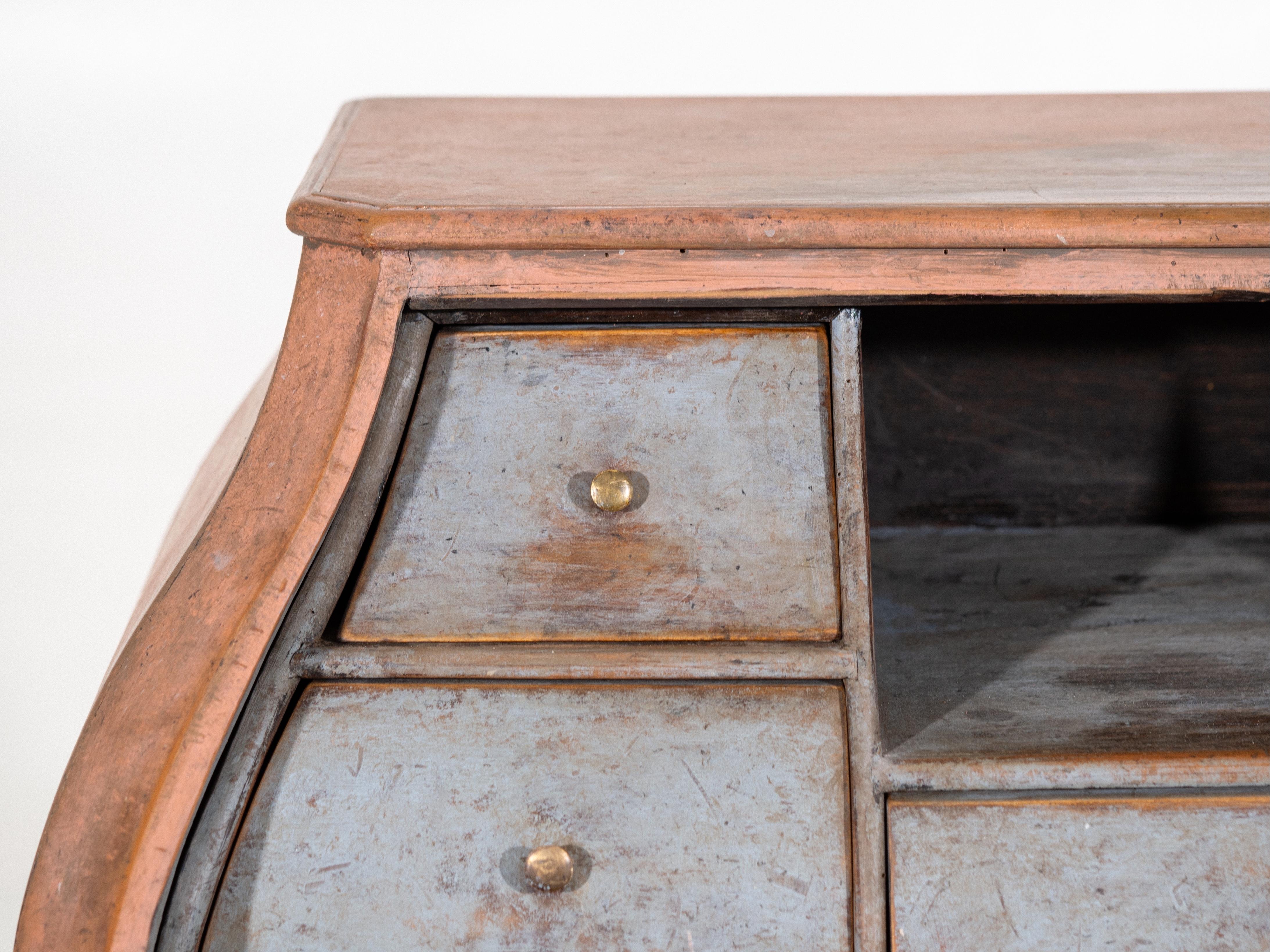Exceptional wonderful Rococo bureau in original paint and hardware, circa 1710. in vendita 6