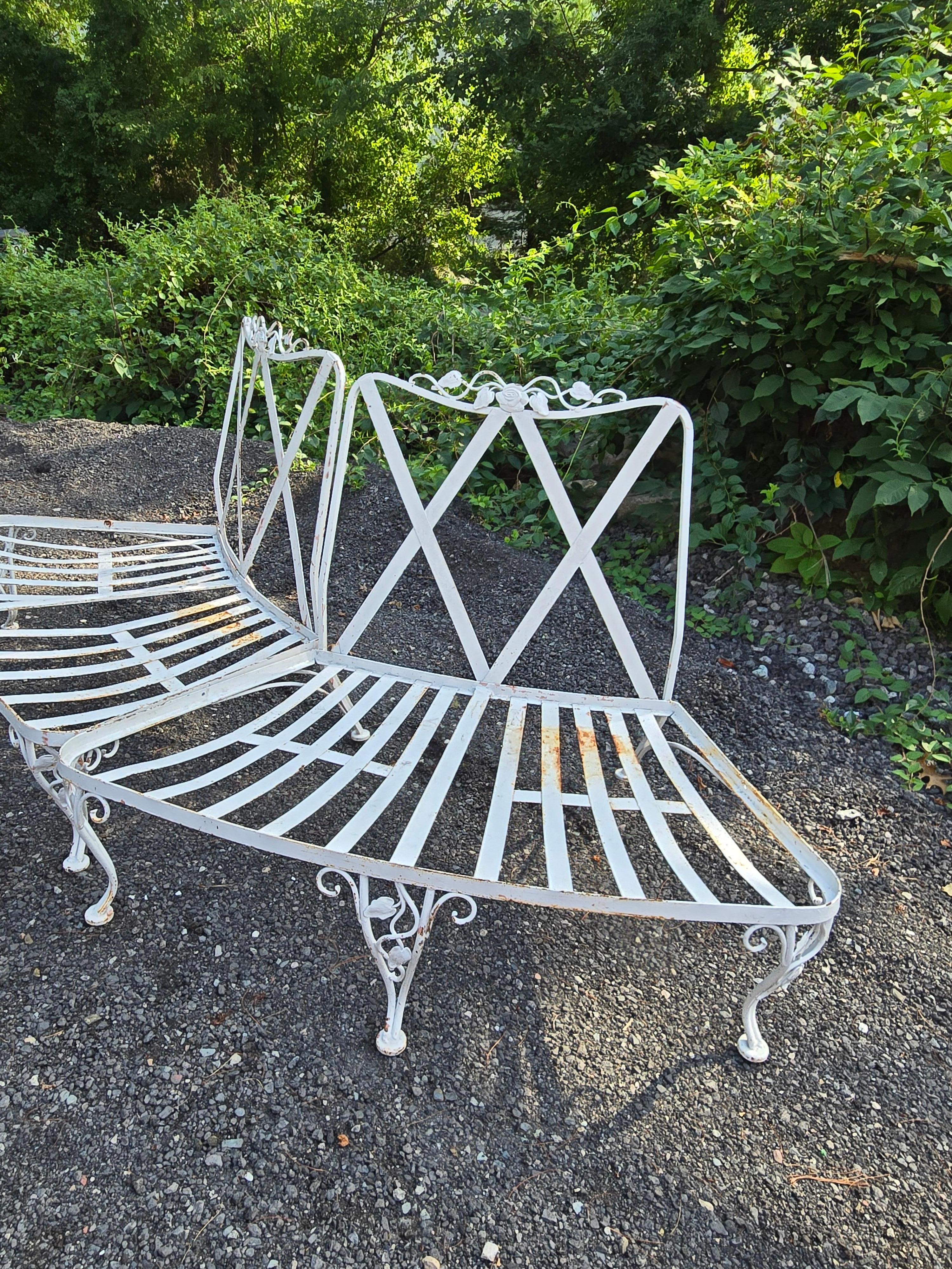 Woodard Wrought Iron Outdoor Patio Furniture In Good Condition For Sale In Cumberland, RI