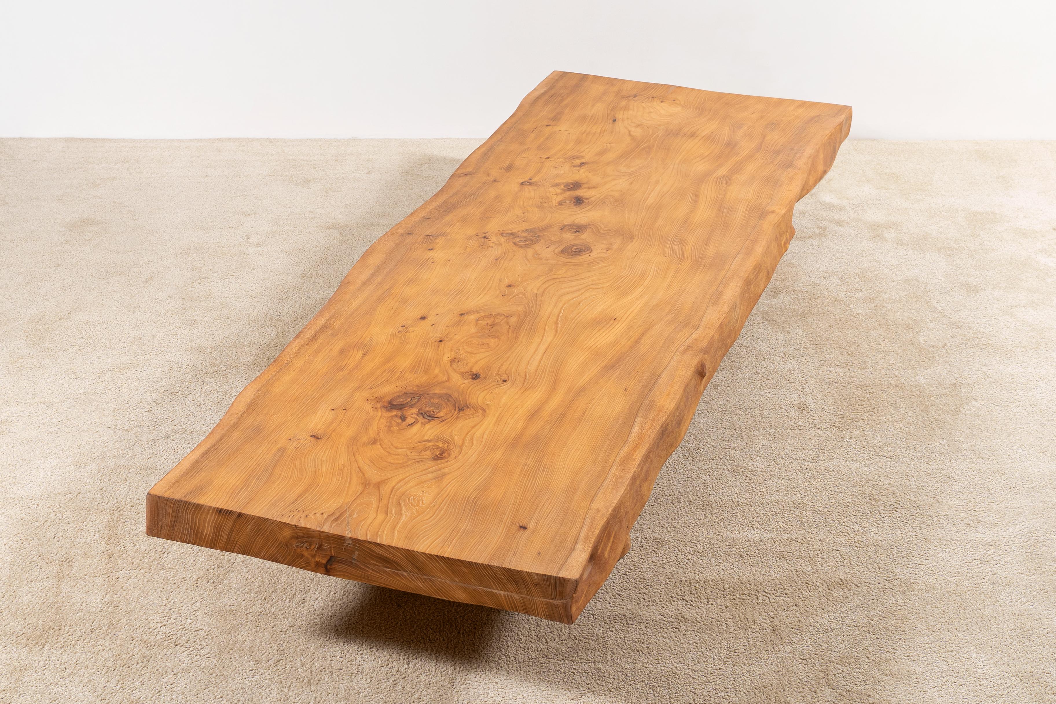 Exceptional XXL Massive Blond Elm Coffee Table. France, 1950 In Excellent Condition In Paris, FR