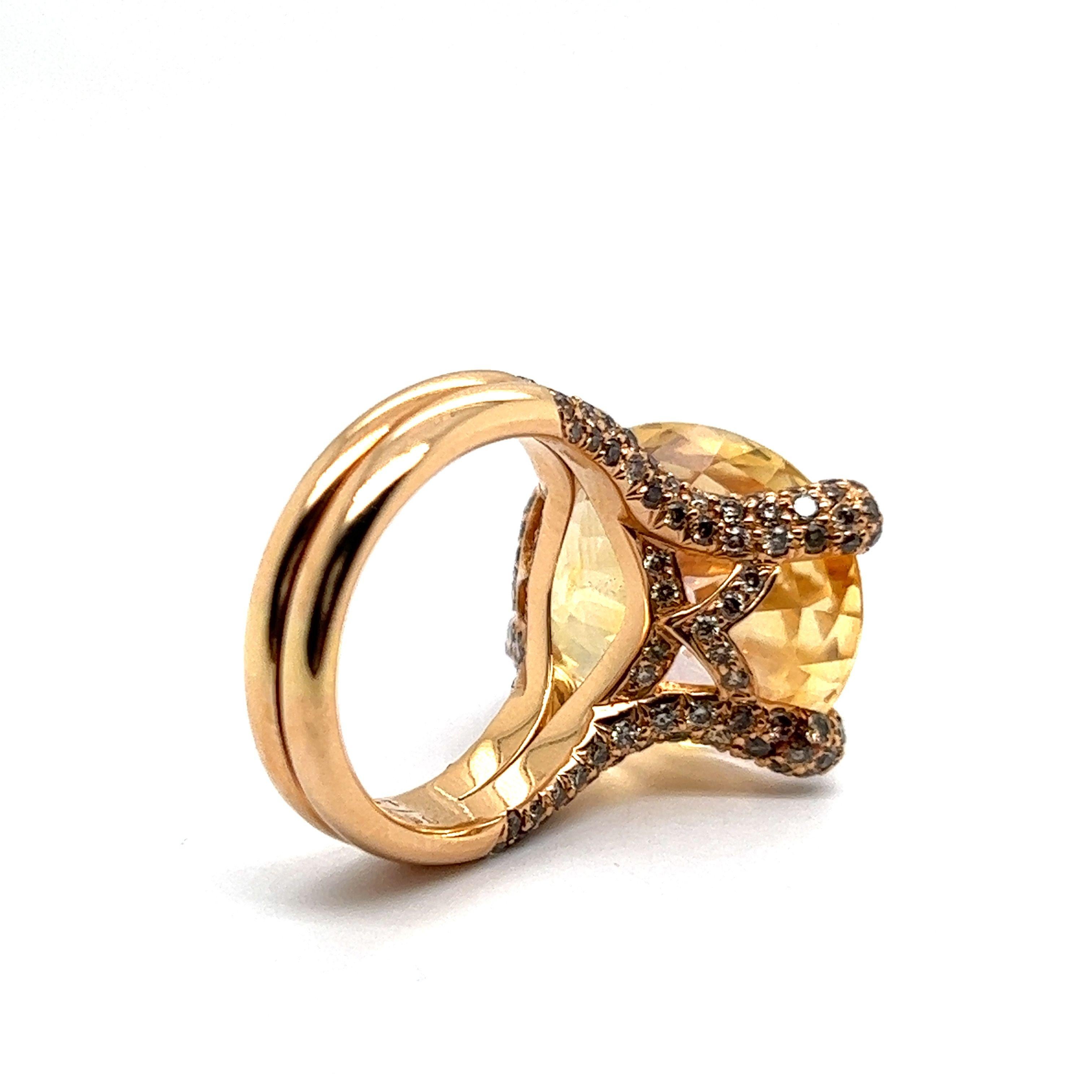 Exceptional Yellow Sapphire and Diamond Ring in 18 Karat Yellow Gold 6
