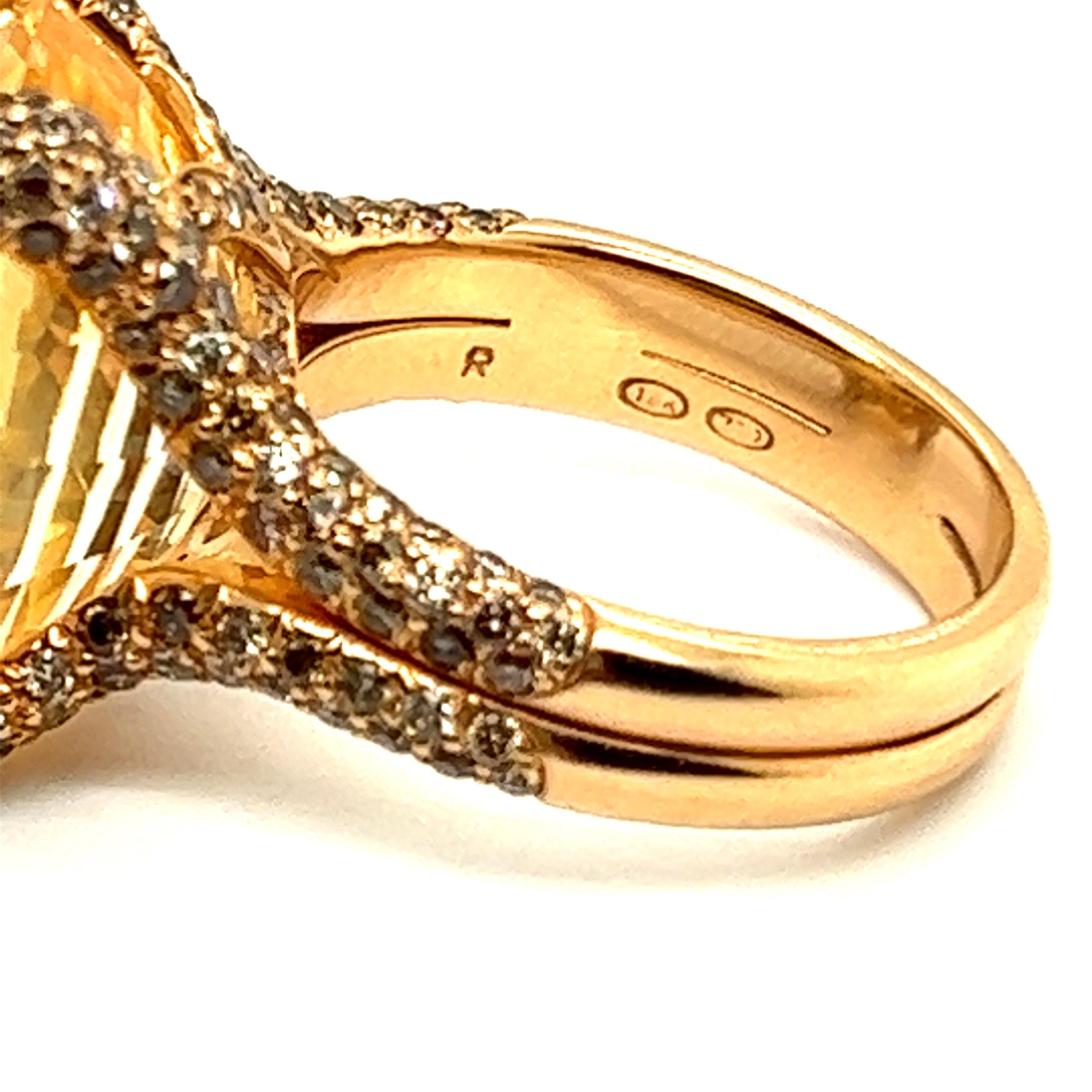 Exceptional Yellow Sapphire and Diamond Ring in 18 Karat Yellow Gold 2