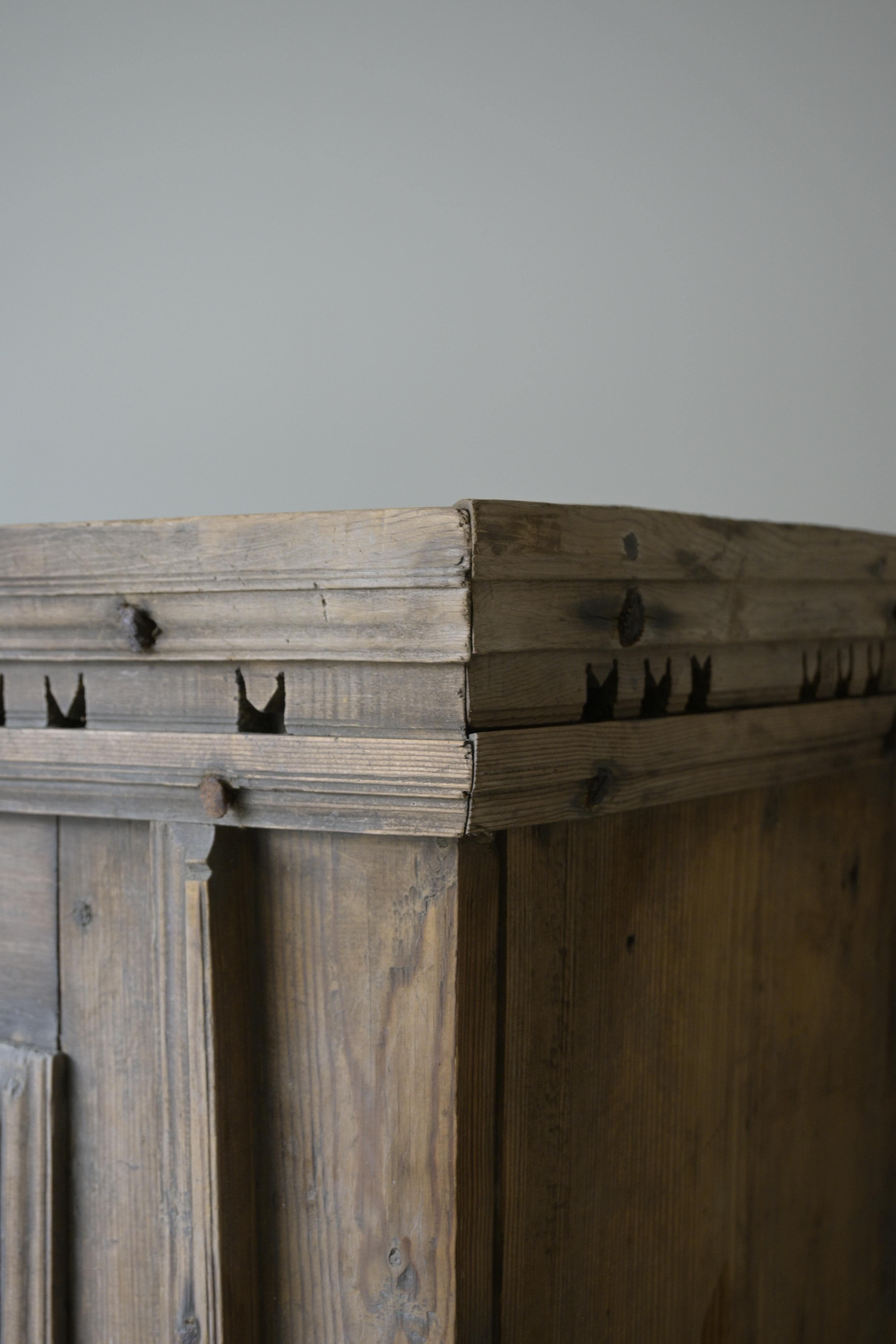 Exceptionally Early Swedish Primitive Cabinet, circa 1700–1730 For Sale 6