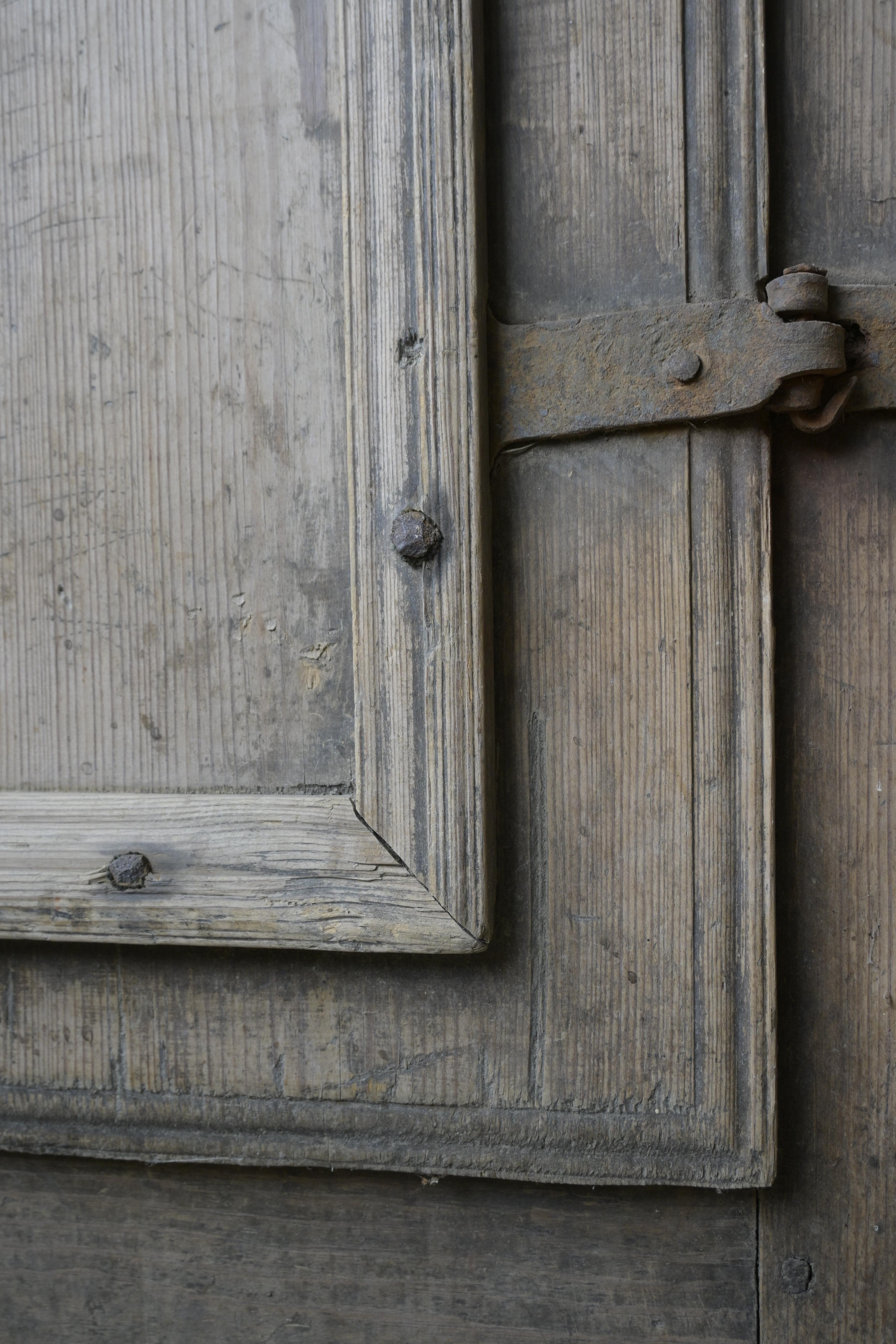 Exceptionally Early Swedish Primitive Cabinet, circa 1700–1730 For Sale 9