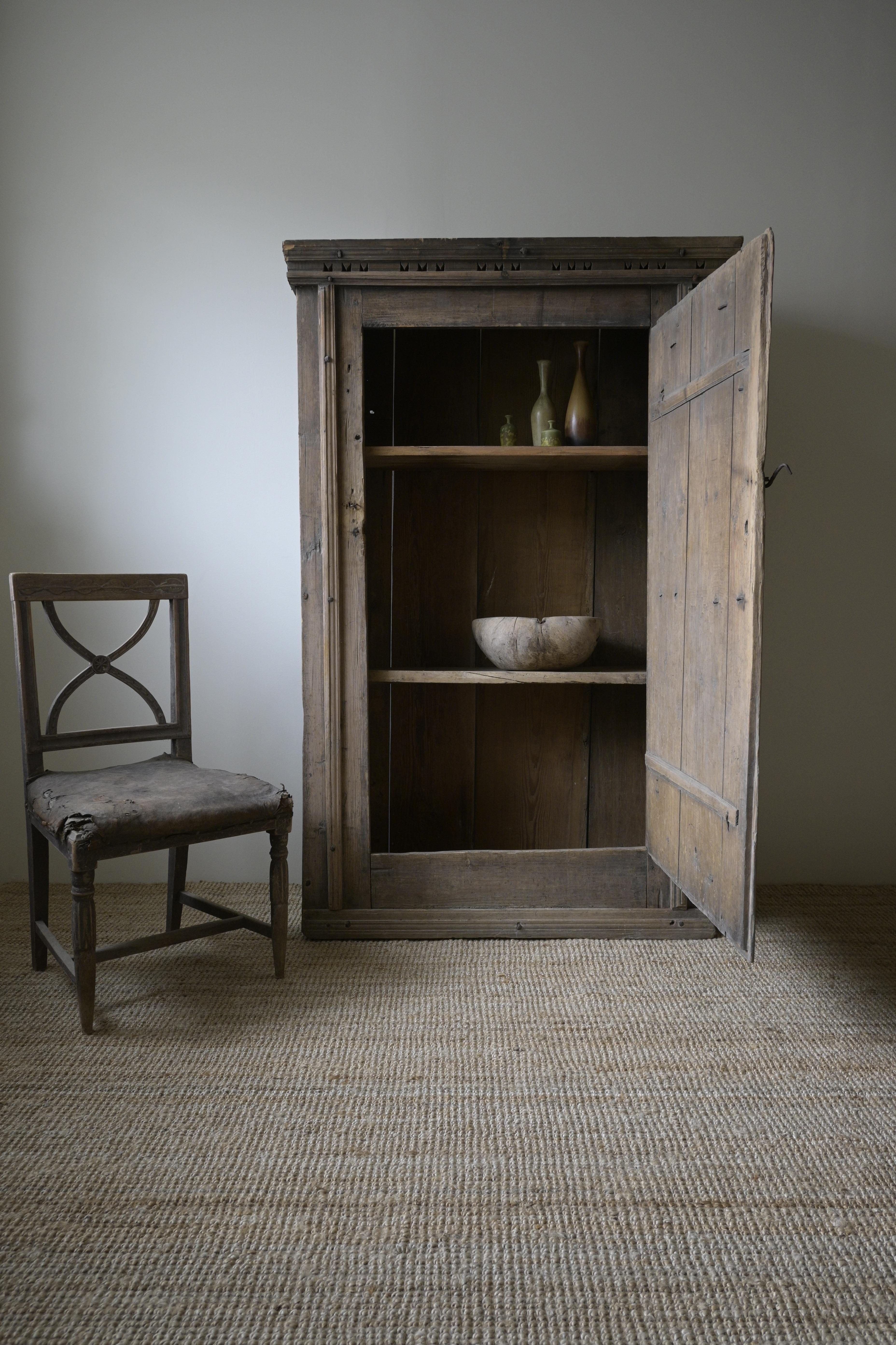 Pine Exceptionally Early Swedish Primitive Cabinet, circa 1700–1730 For Sale