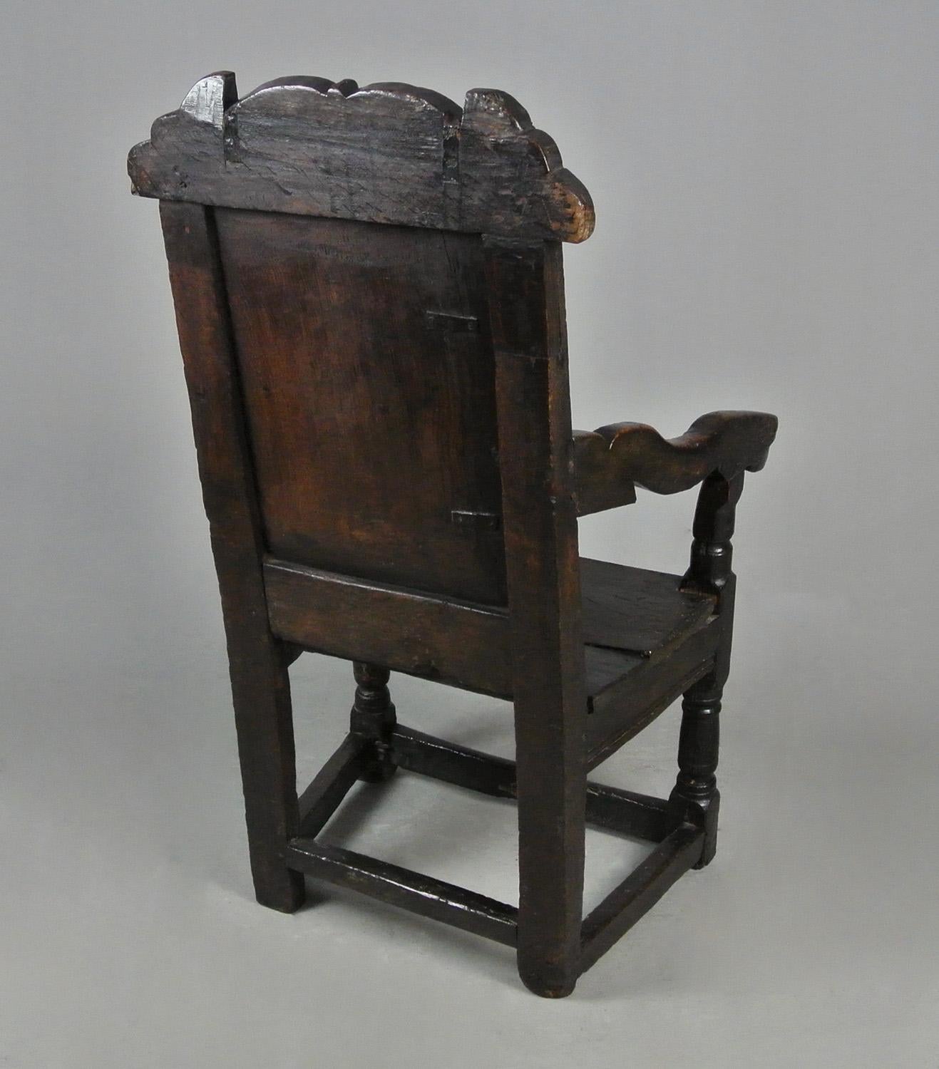 Außergewöhnlich feiner und seltener James I. Wainscot-Stuhl aus Eiche, datiert 1609 im Angebot 3