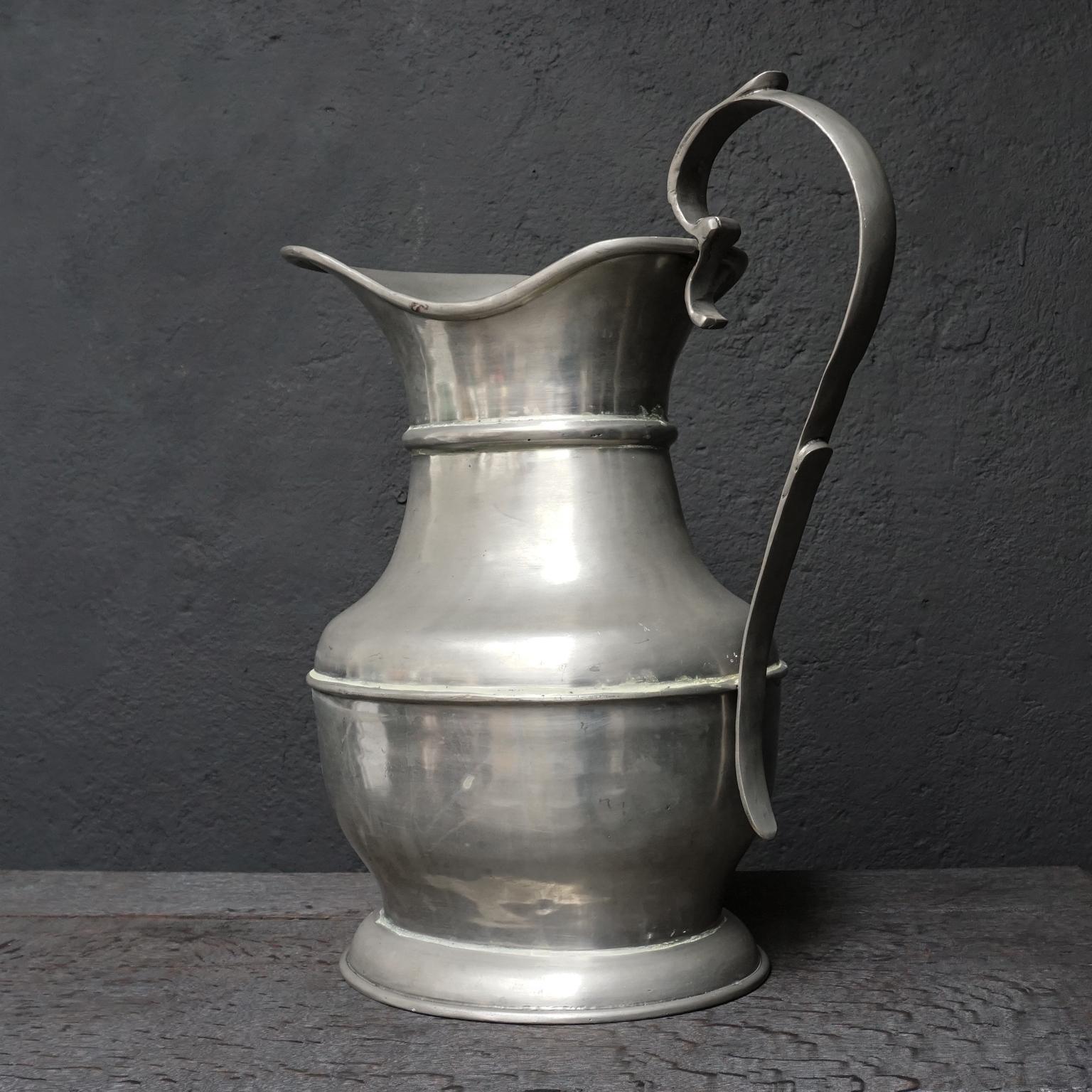 Exceptionally Large 19th Century Dutch Tin Water Ewer, Pitcher or Jug In Good Condition In Haarlem, NL