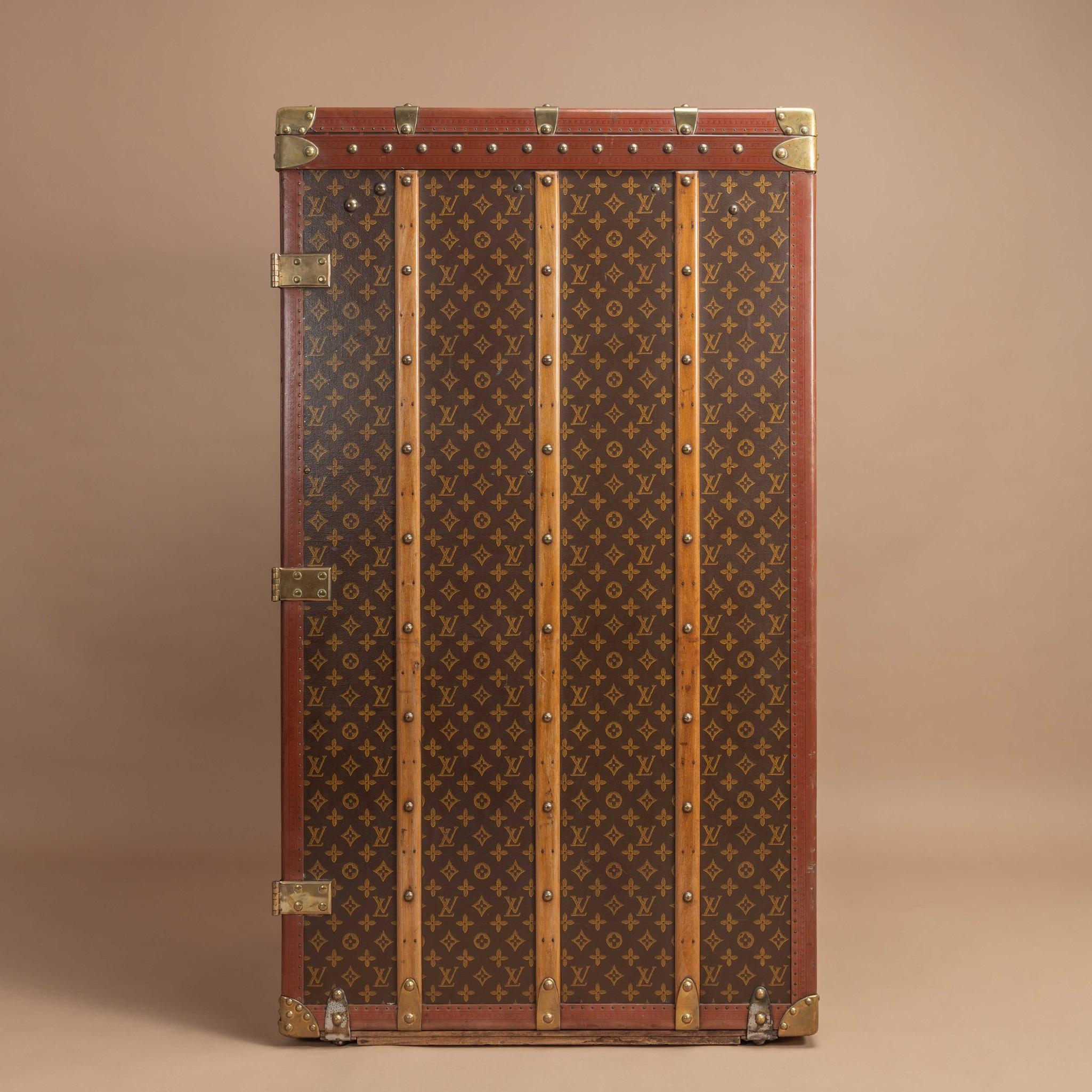 Exceptionally Large Louis Vuitton Wardrobe Trunk, circa 1955 In Good Condition For Sale In London, GB