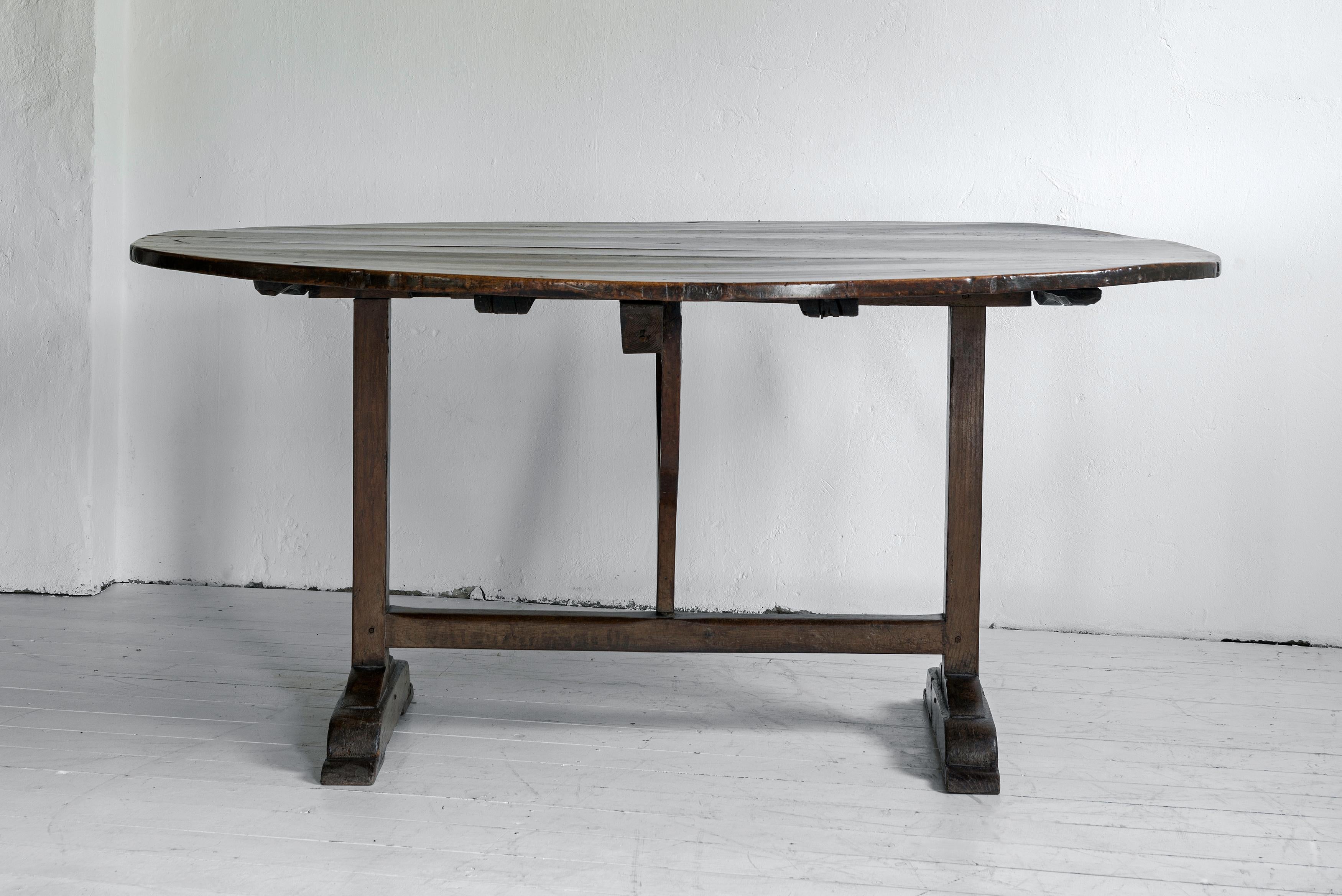 Belgian Exceptionally large oval 17th- 18th century French dining table For Sale