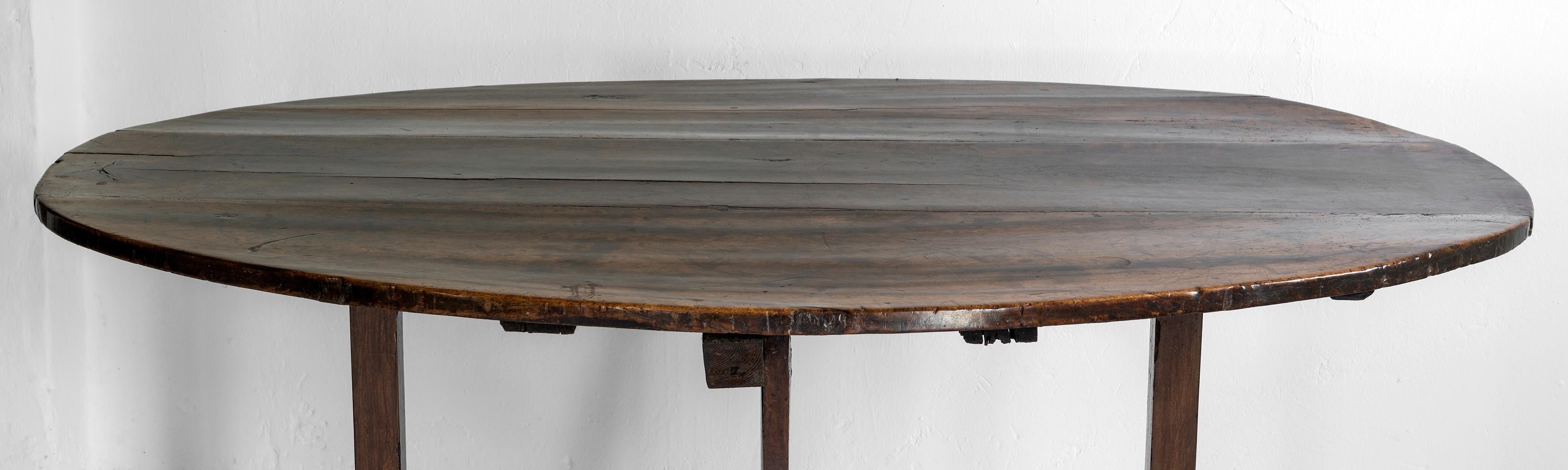 Walnut Exceptionally large oval 17th- 18th century French dining table For Sale