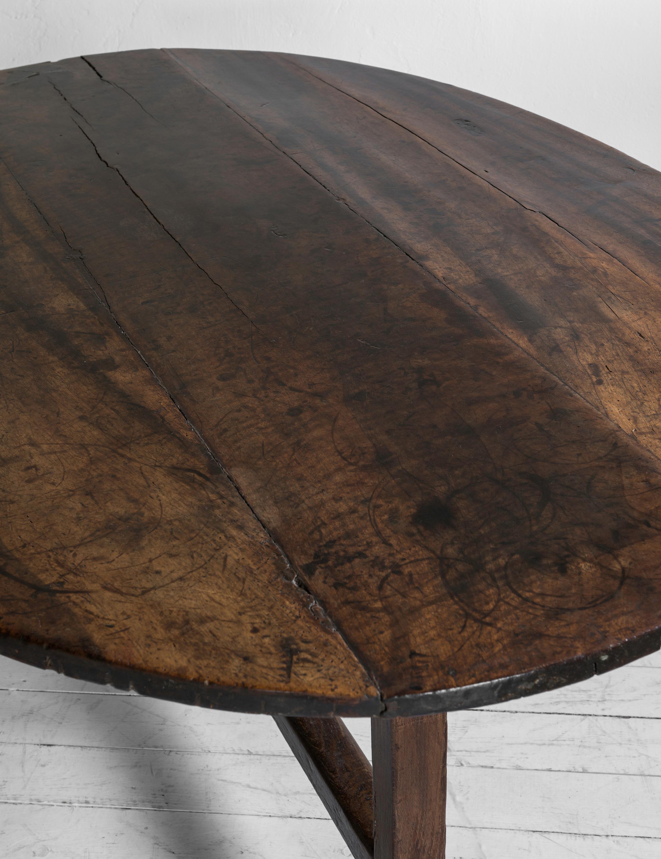 Exceptionally large oval 17th- 18th century French dining table For Sale 1