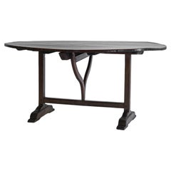 Mesa de comedor francesa ovalada excepcionalmente grande de los siglos XVII-XVIII