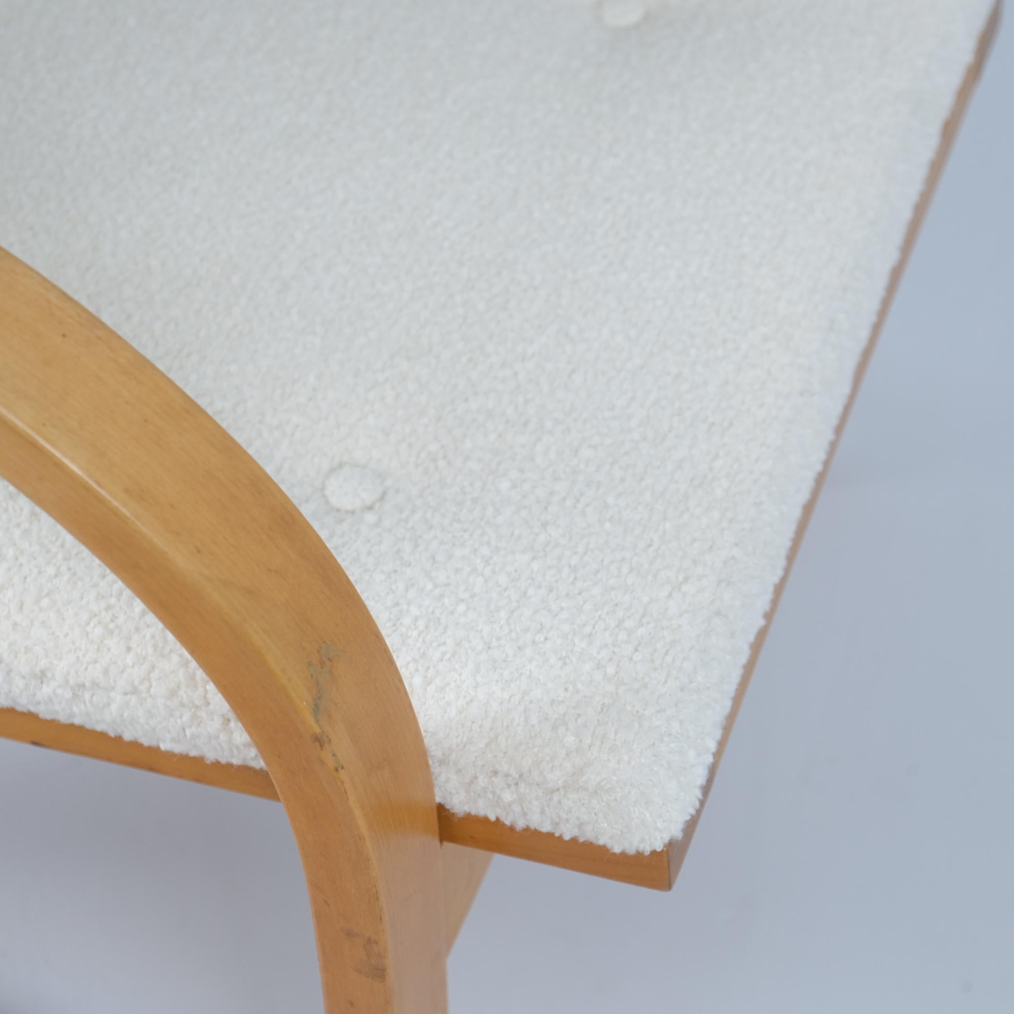 Exceptionnelle chaise Aino Aalto Model No. 3920, bouleau et laine blanche, Artek 1940s en vente 4