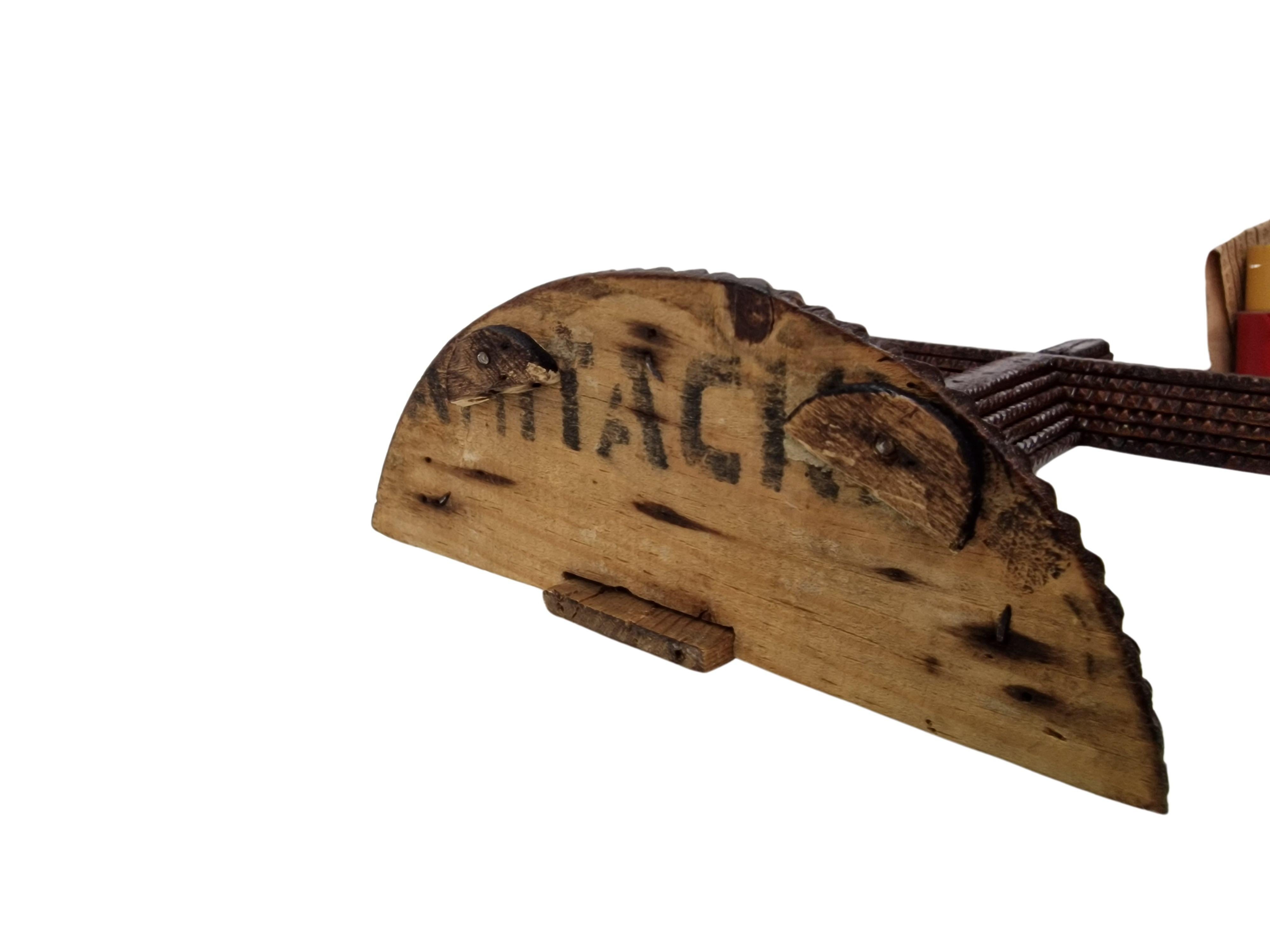 Début du 20ème siècle Croix d'une rareté exceptionnelle, tramp art, 1900, Schwarzwald/Autriche en vente