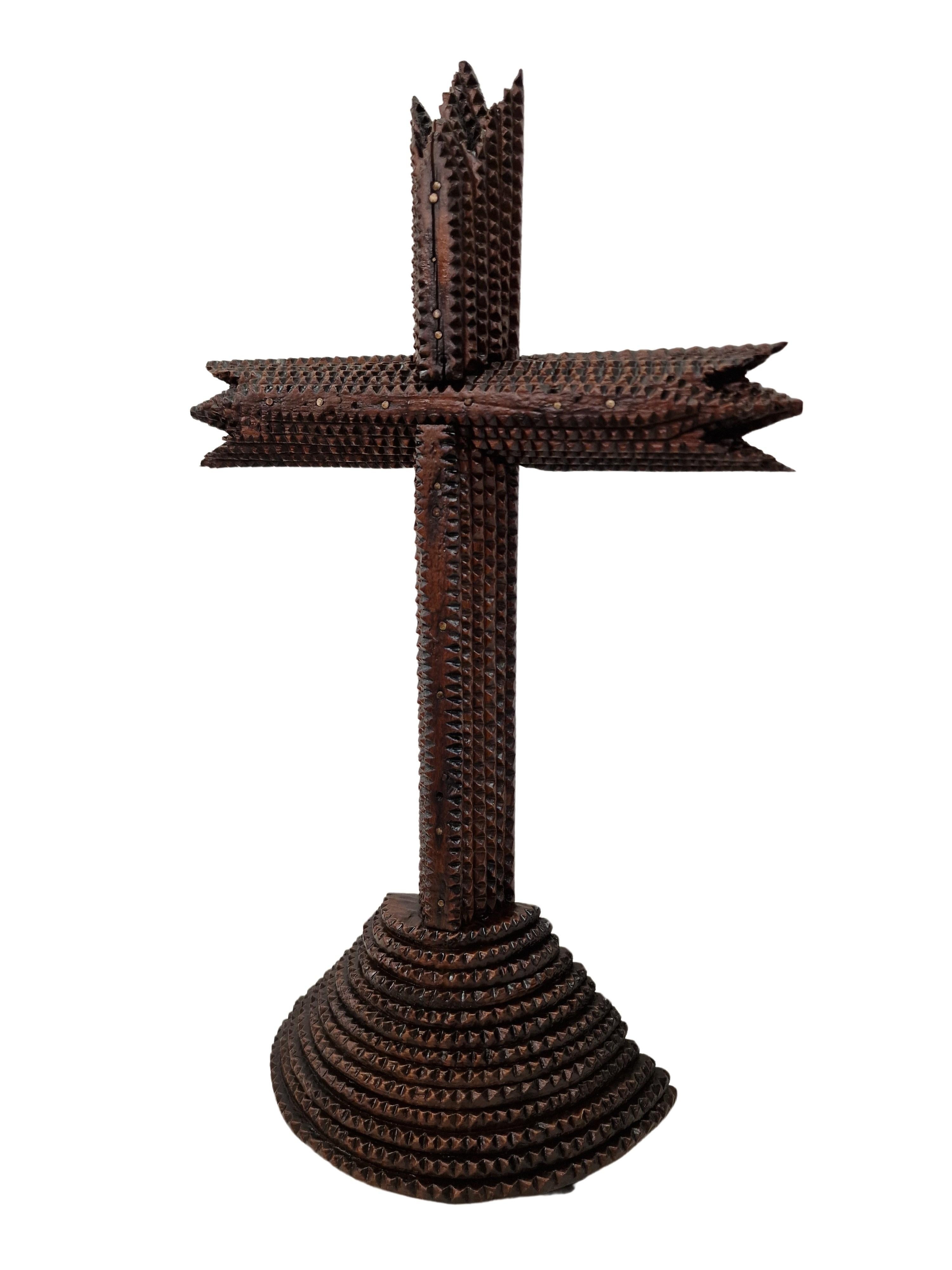 Bois Croix d'une rareté exceptionnelle, tramp art, 1900, Schwarzwald/Autriche en vente