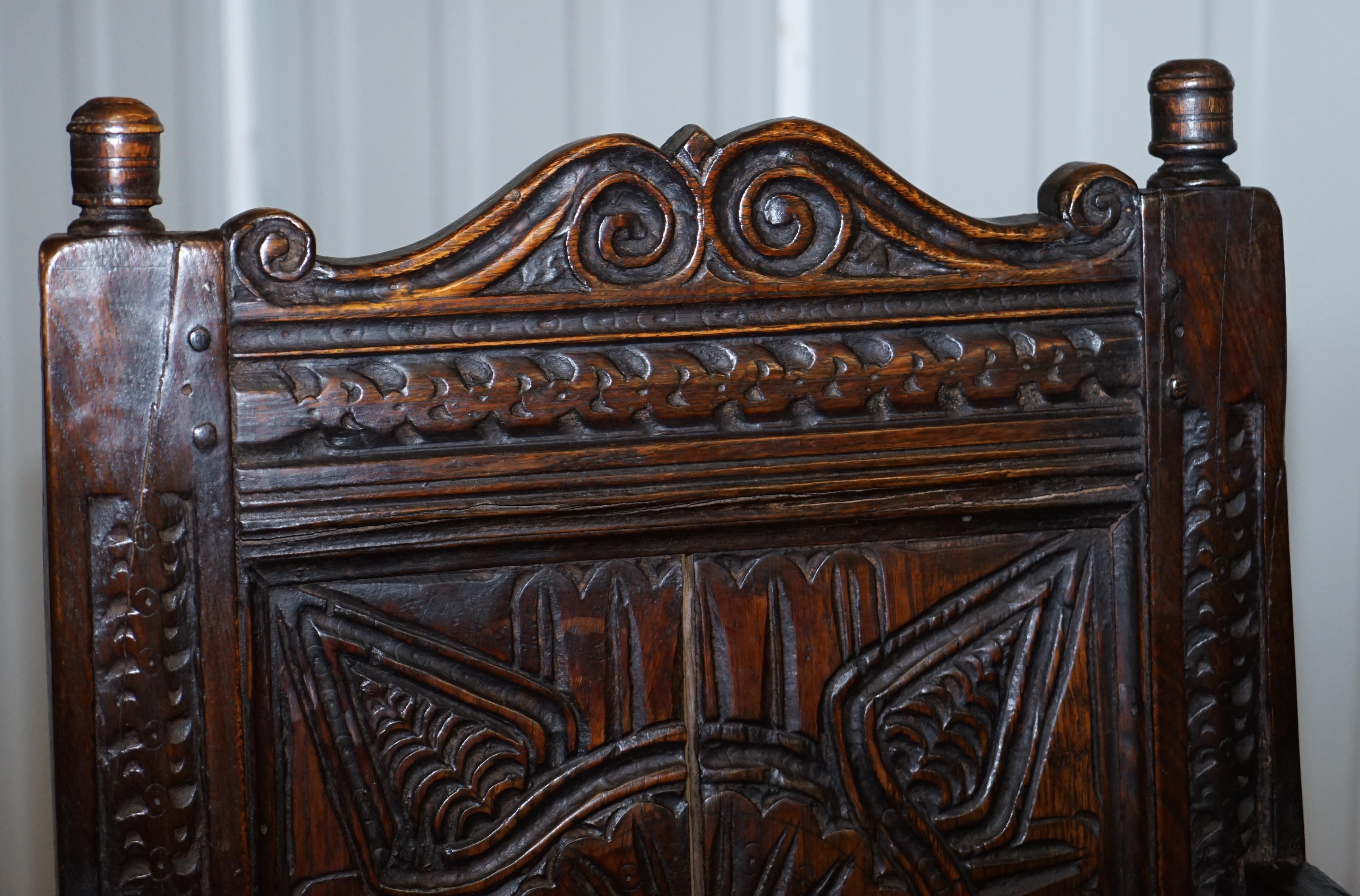 Exceptionnellement rare fauteuil original du 17ème siècle en chêne du nord de l'Angleterre en vente 4