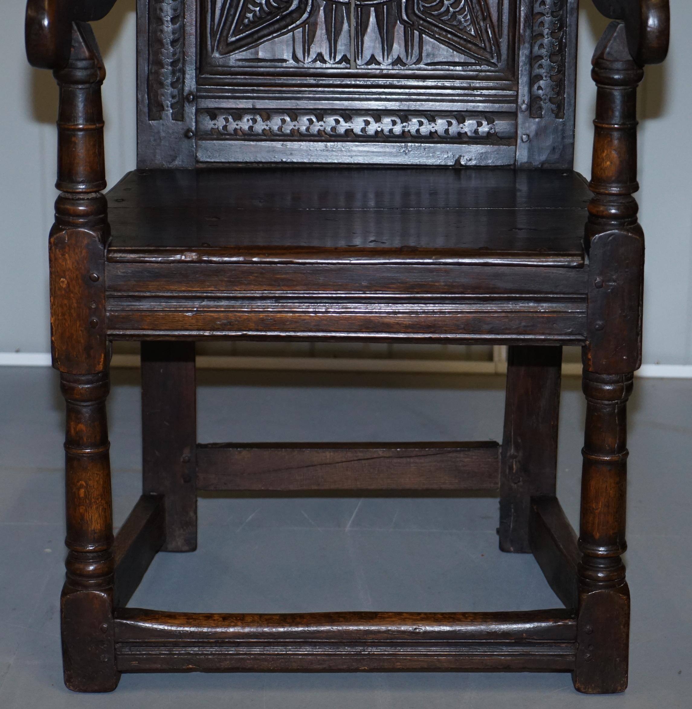 Anglais Exceptionnellement rare fauteuil original du 17ème siècle en chêne du nord de l'Angleterre en vente