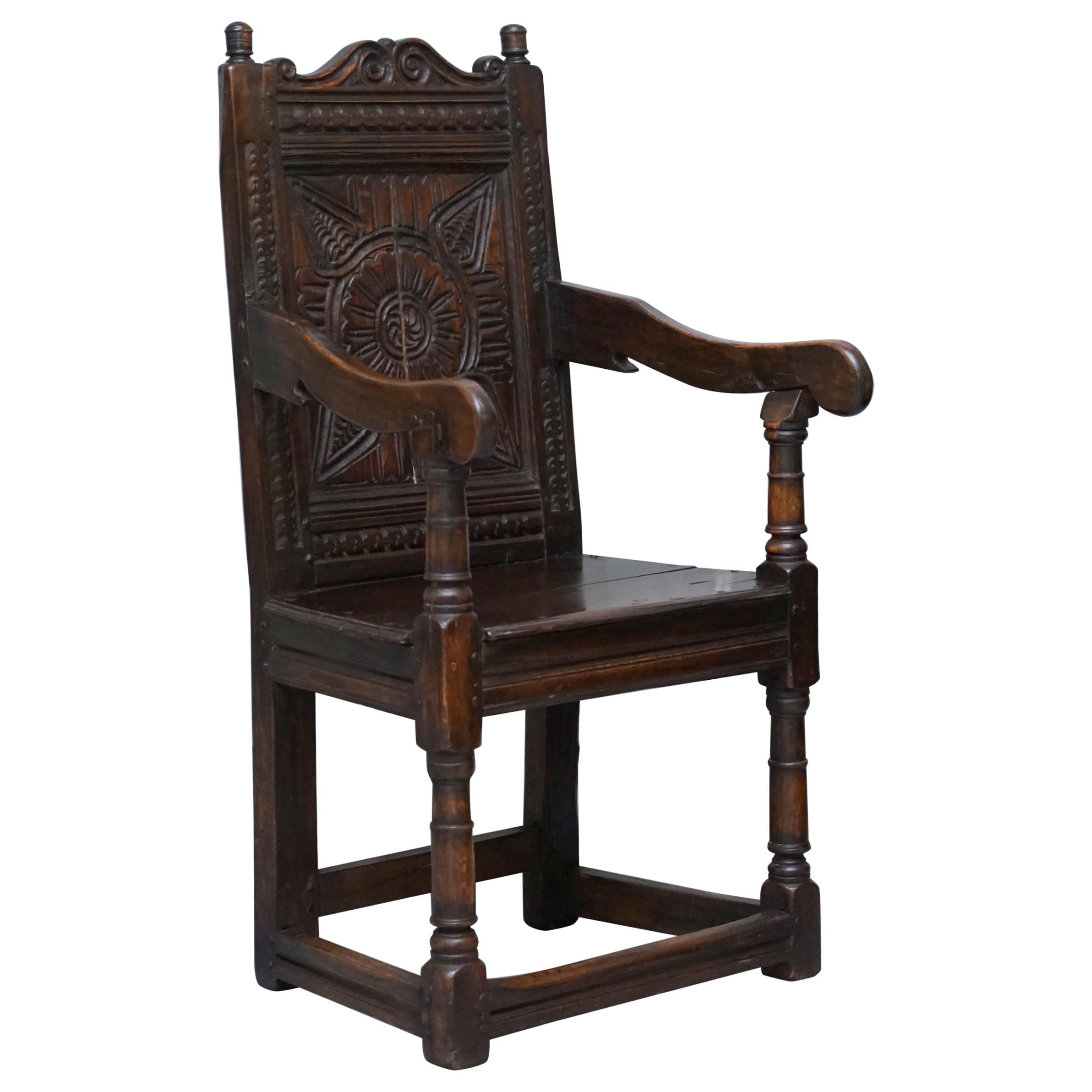 Exceptionnellement rare fauteuil original du 17ème siècle en chêne du nord de l'Angleterre en vente