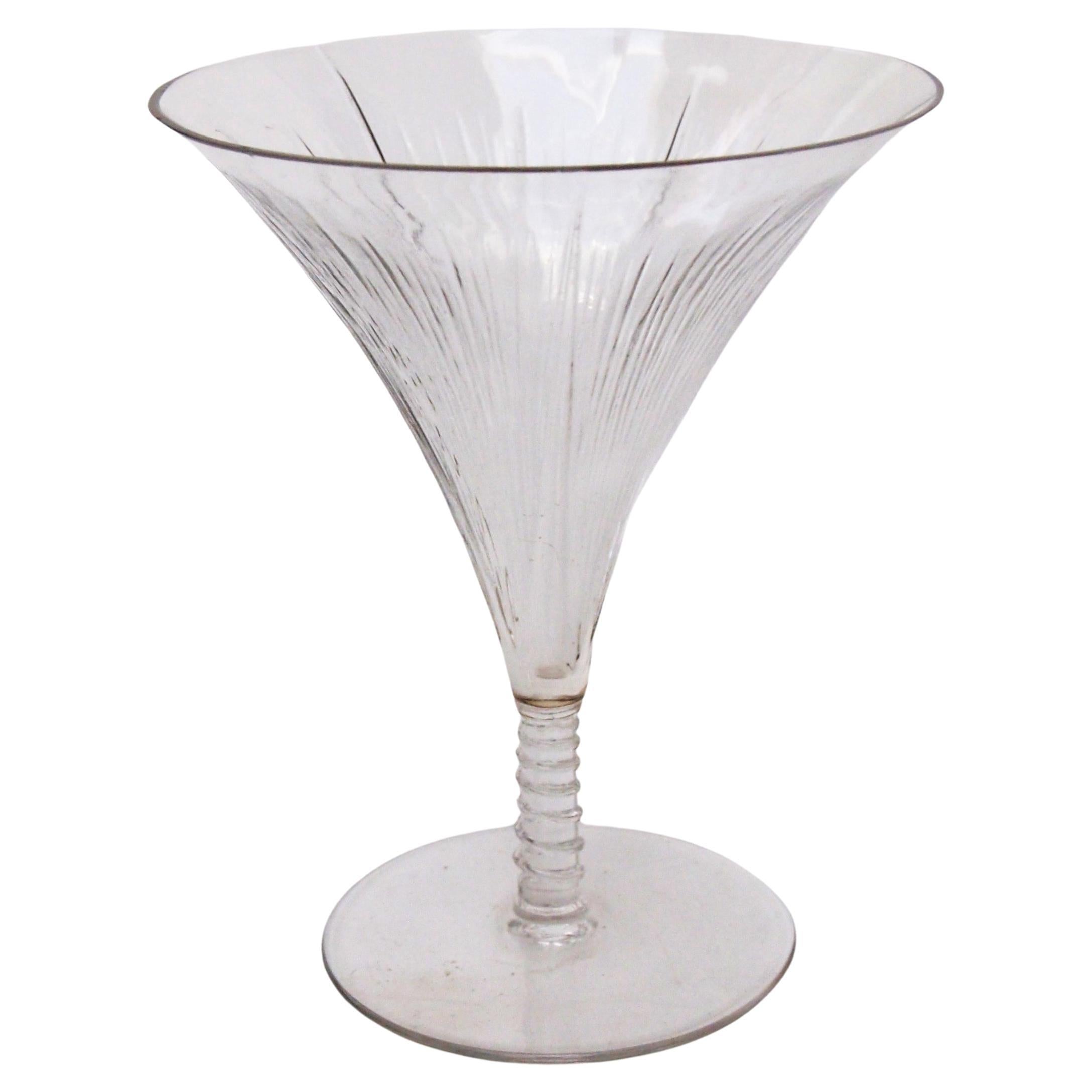 Außergewöhnlich seltenes Rene Lalique signiertes Liseron-Fuß-Glas 1921