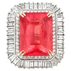 Exceptionnelle bague en rhodochrosite et diamant 