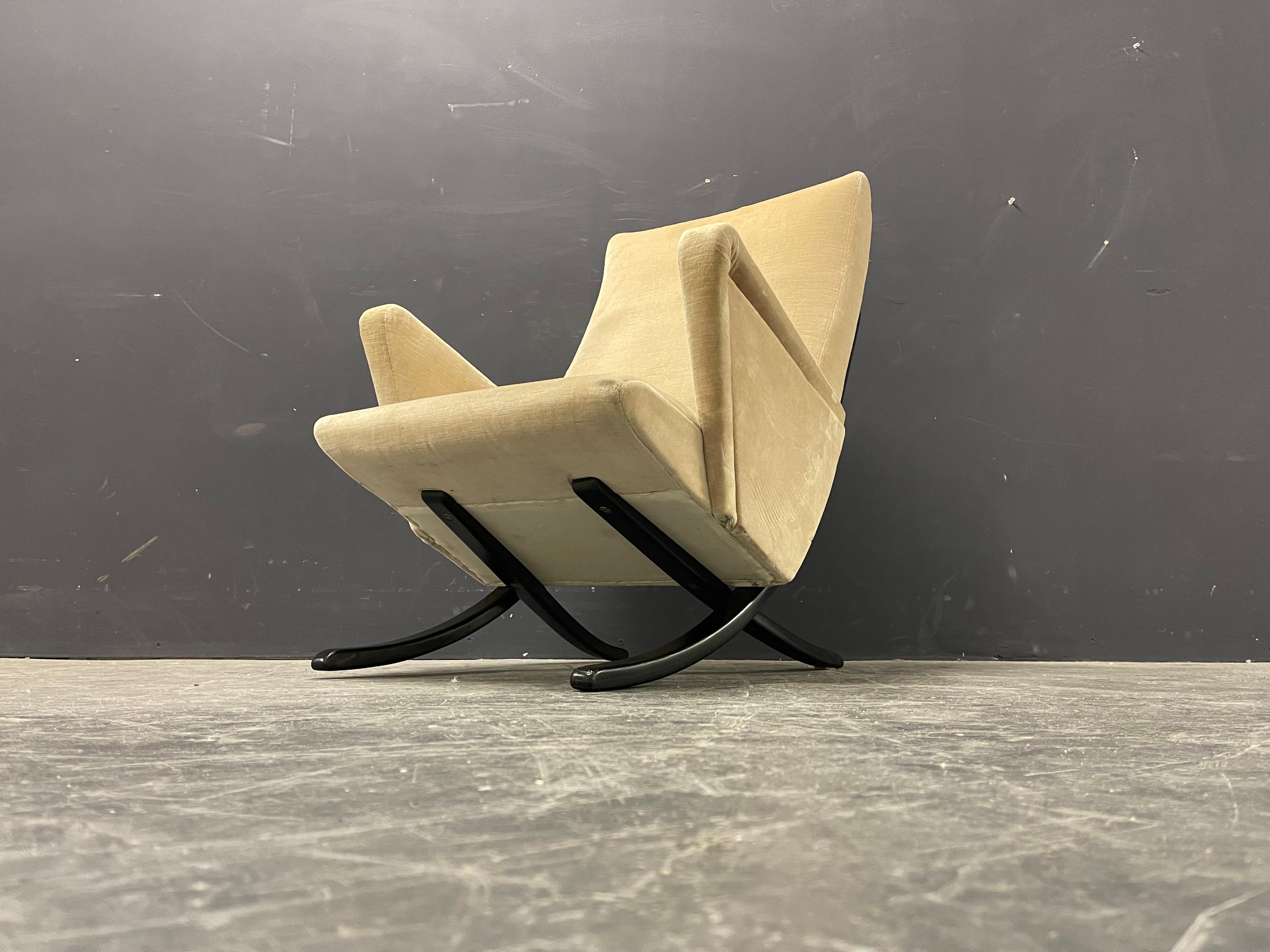 Only a handful of tectaform chairs showed up on auctions the last 10 years, but this version with arms is quite unknown. We own the only before known chair...... It´s a very rare version of model no. 8xx.

Arnold bode is an artist, designer and