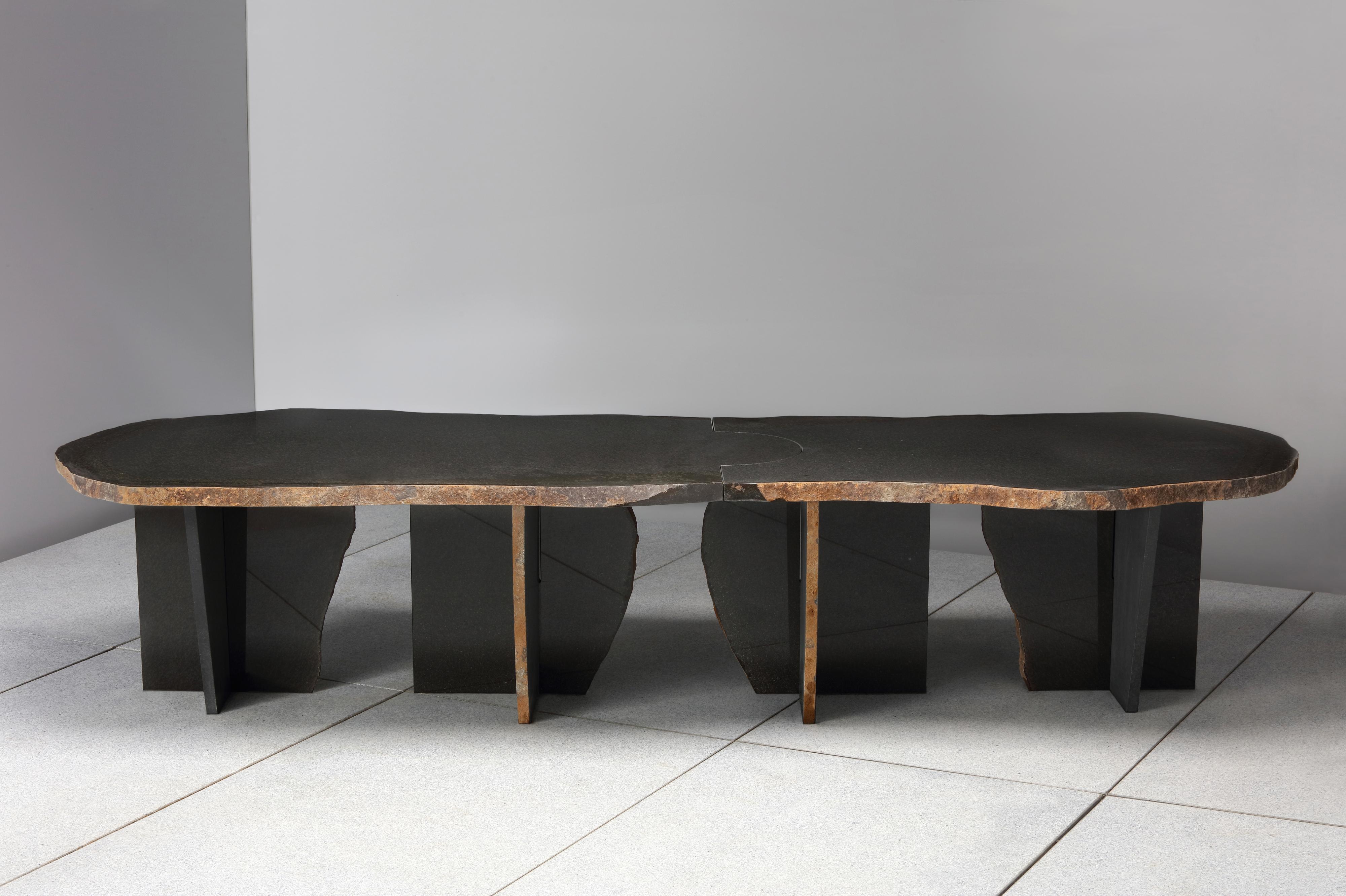 Exceptionnal Daté Kan Volcanic Stone Low Table, Kaaron and Okurayama Studio In New Condition For Sale In Geneve, CH