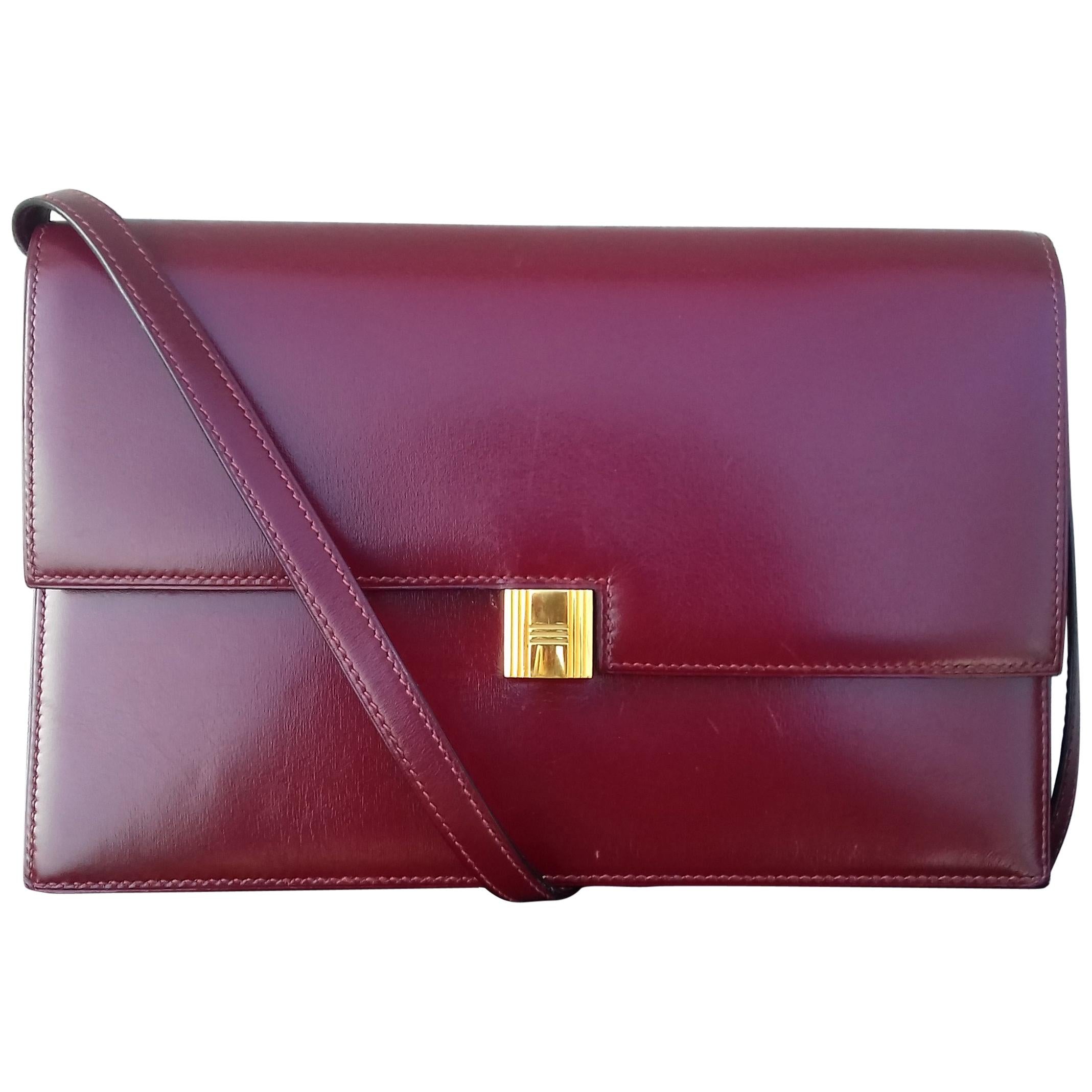 Exceptionnal Rare Vintage Hermès Padlock Purse Clutch Bag Burgundy Leather Ghw