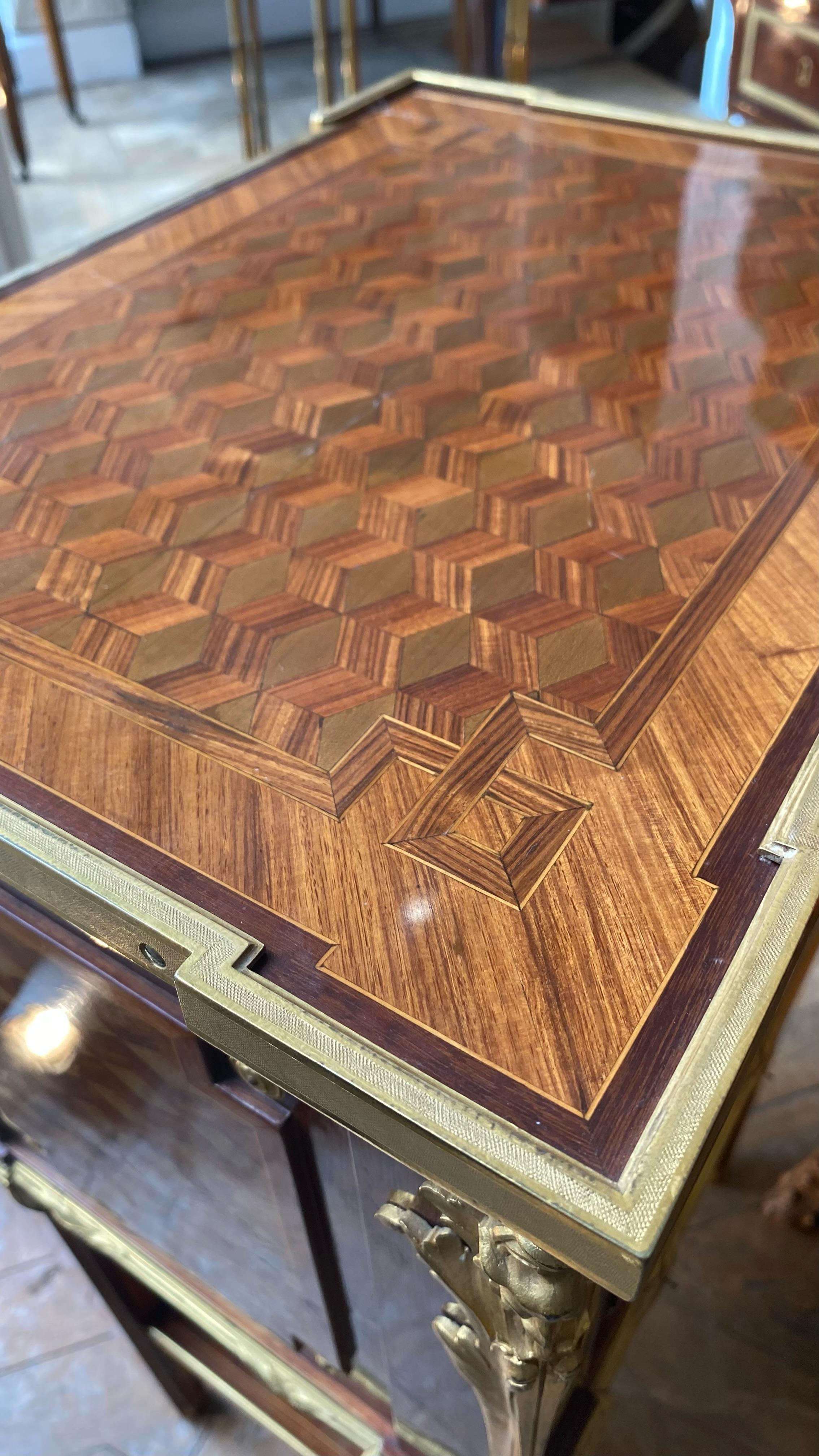Exceptionnelle table chiffonnière d'époque Louis XVI Bon état - En vente à PARIS, FR