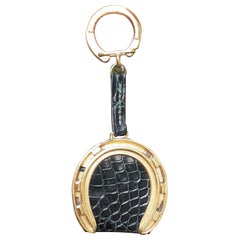 Excetional Hermès Lucky Charm Key Ring Horseshoe Green Crocodile Texas