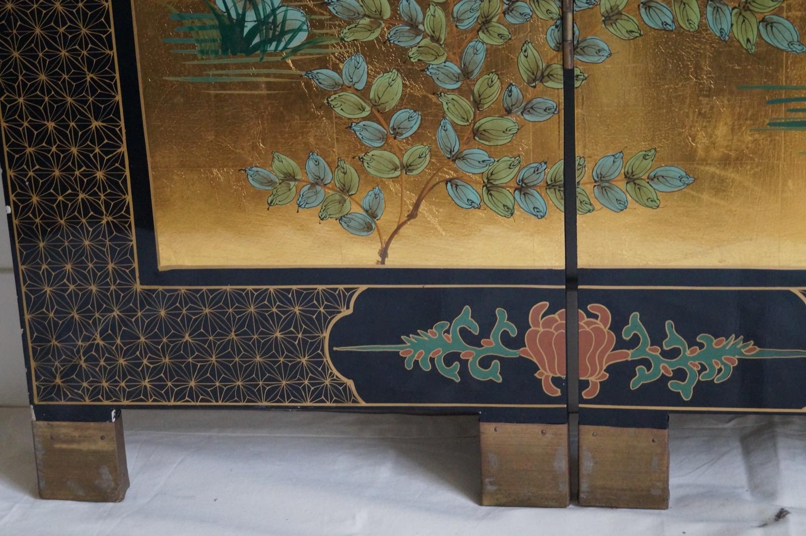 Exciting Early 19th Century Gold Leaf Four-Panel Screen Crane Birds In Good Condition For Sale In Haarlem, Noord-Holland