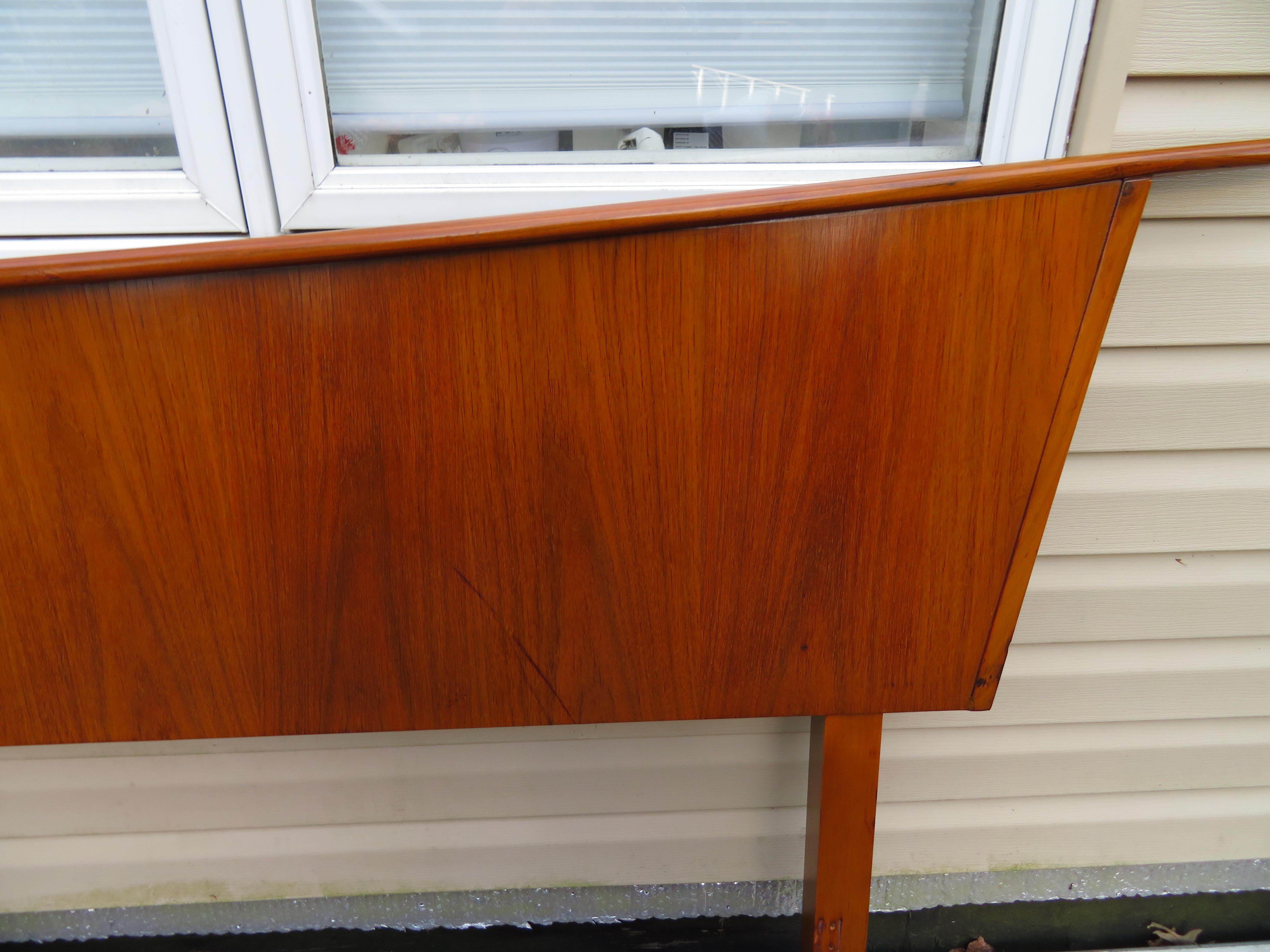 American Exciting Nakashima Style Walnut King-Size Headboard Mid-Century Modern For Sale