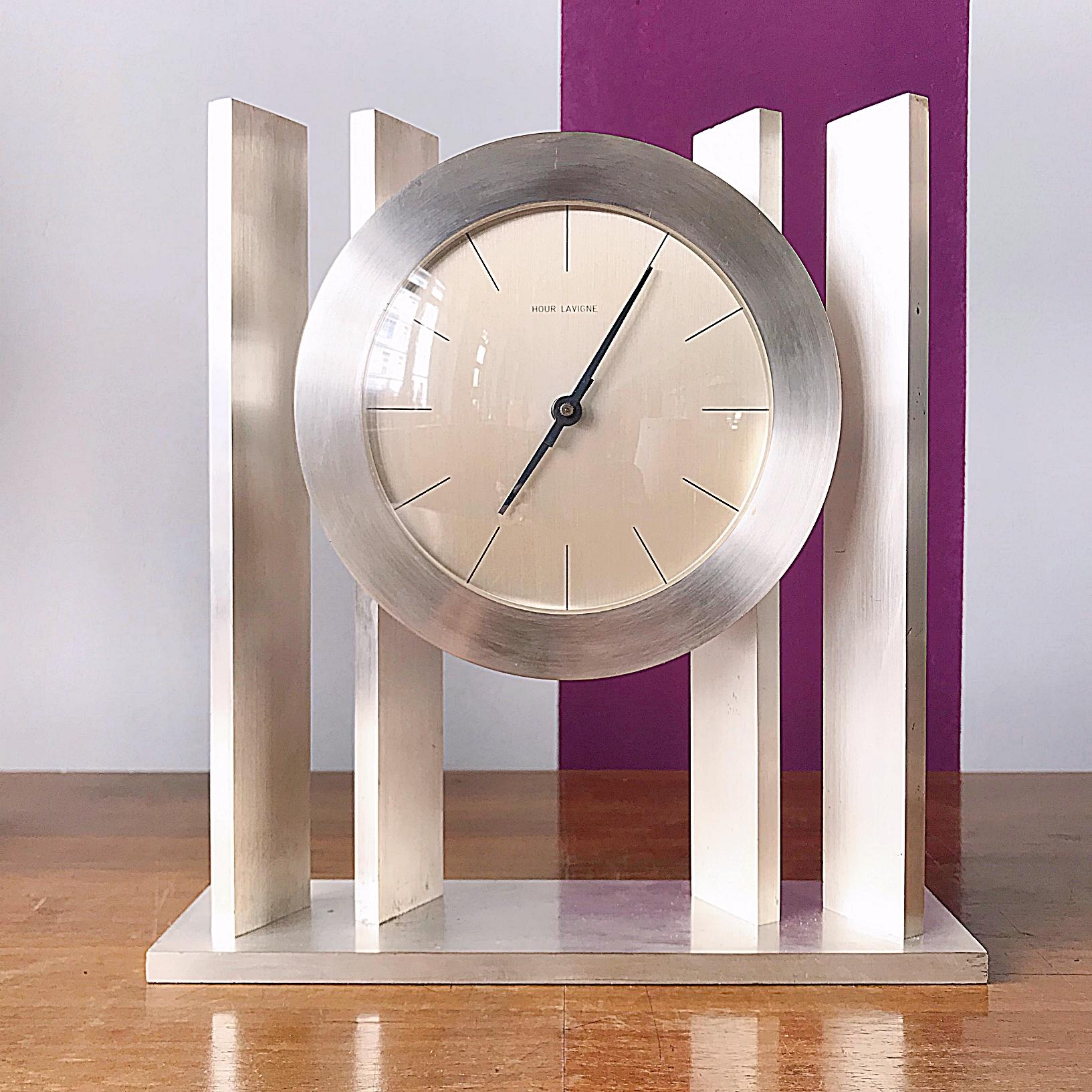 Mid-Century Modern Exclusiv French Hour Lavigne Silvered Automatic Table Clock, 1960s, France For Sale