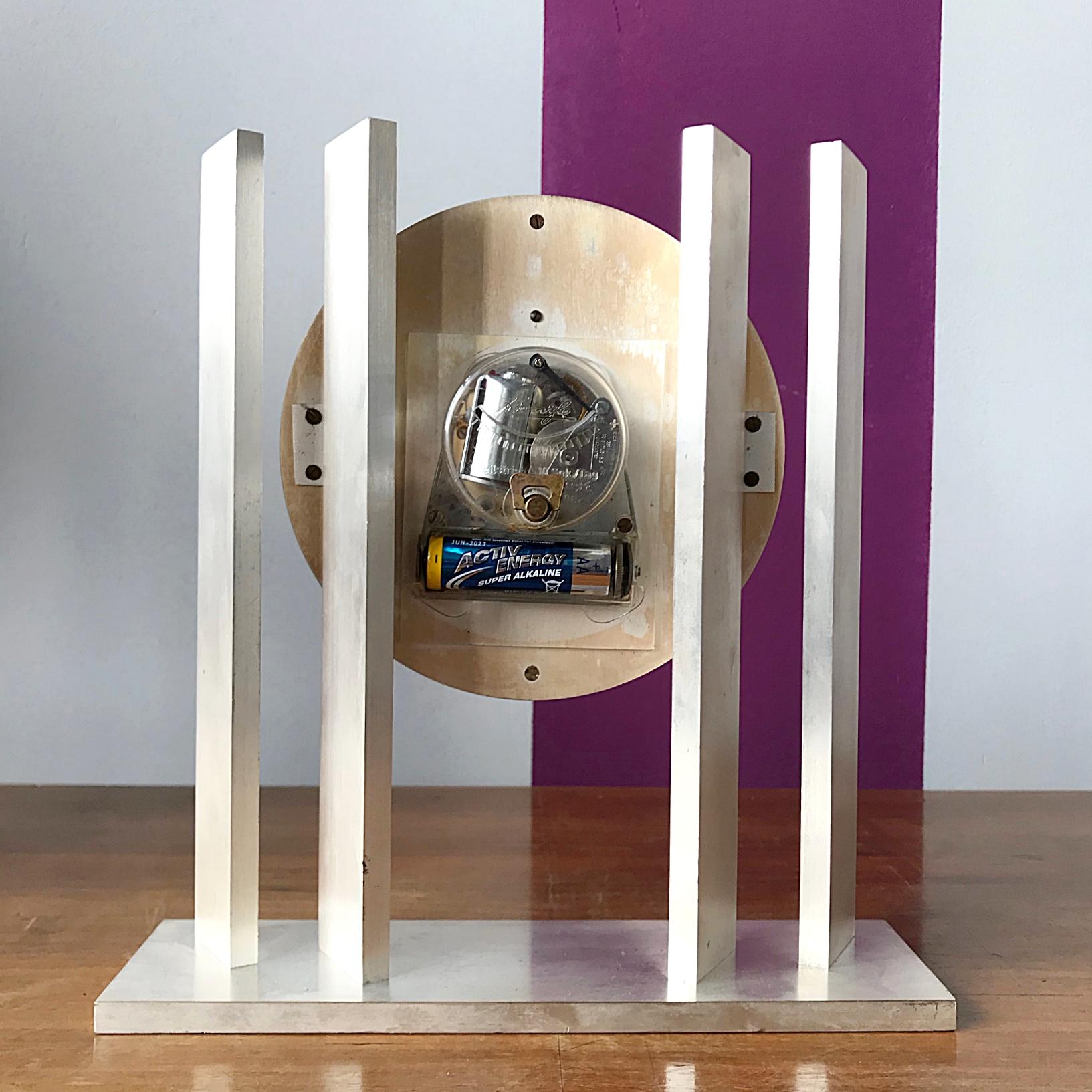 Exclusiv French Hour Lavigne Silvered Automatic Table Clock, 1960s, France In Good Condition For Sale In Biebergemund, Hessen