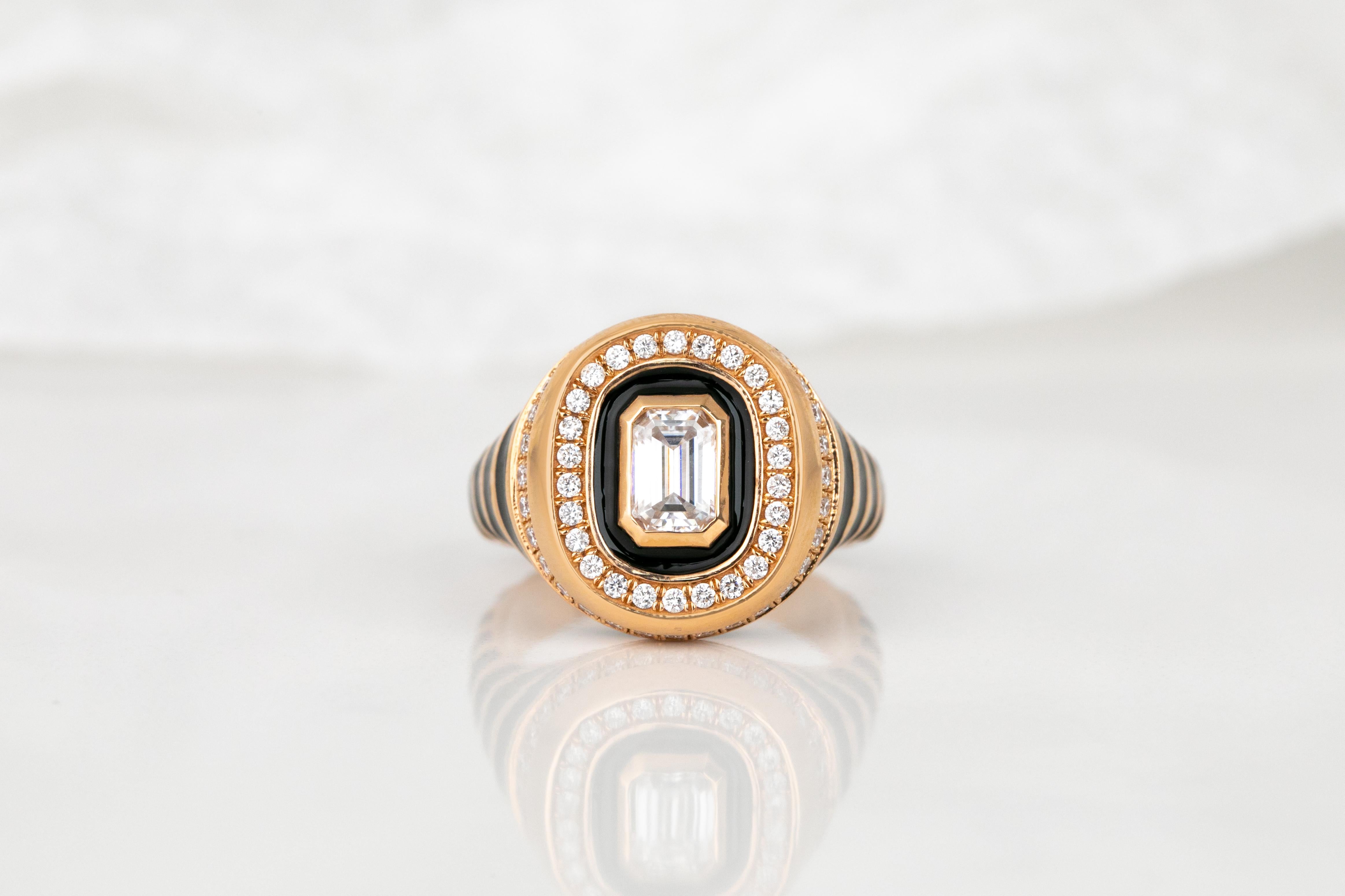 
925 Sterling Silver Enamel Ring: Colorful Handmade Jewelry, Statement Piece, Unique Design, Pera Collection

This 925 Sterling Silver Enamel Ring is a perfect choice for fans of Antique Jewelry and Vintage Jewelry. With its elegant design, it