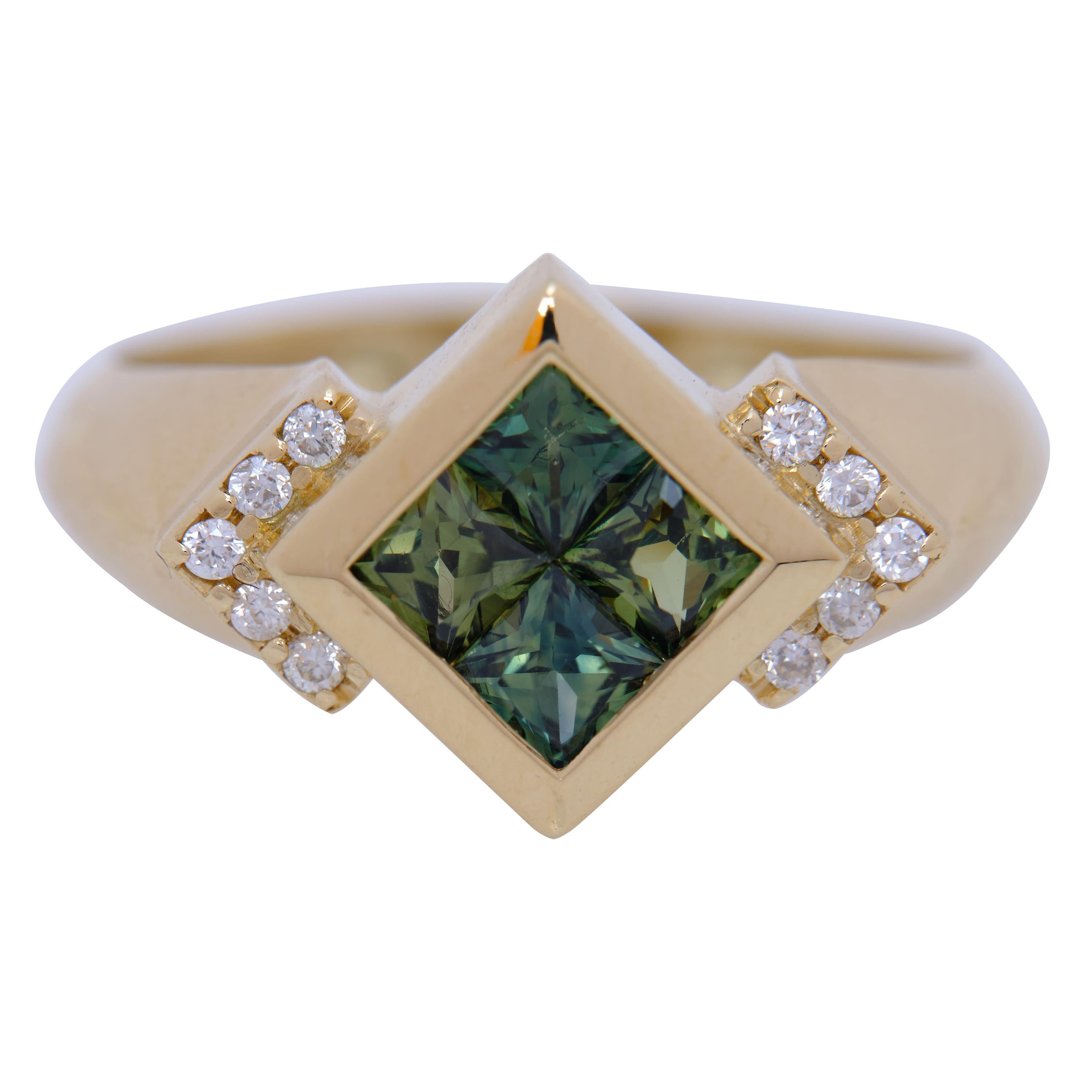 Exclusive 18 Karat Gold 1.1 Carat Unheated Green Sapphire Princess Cut Ring For Sale