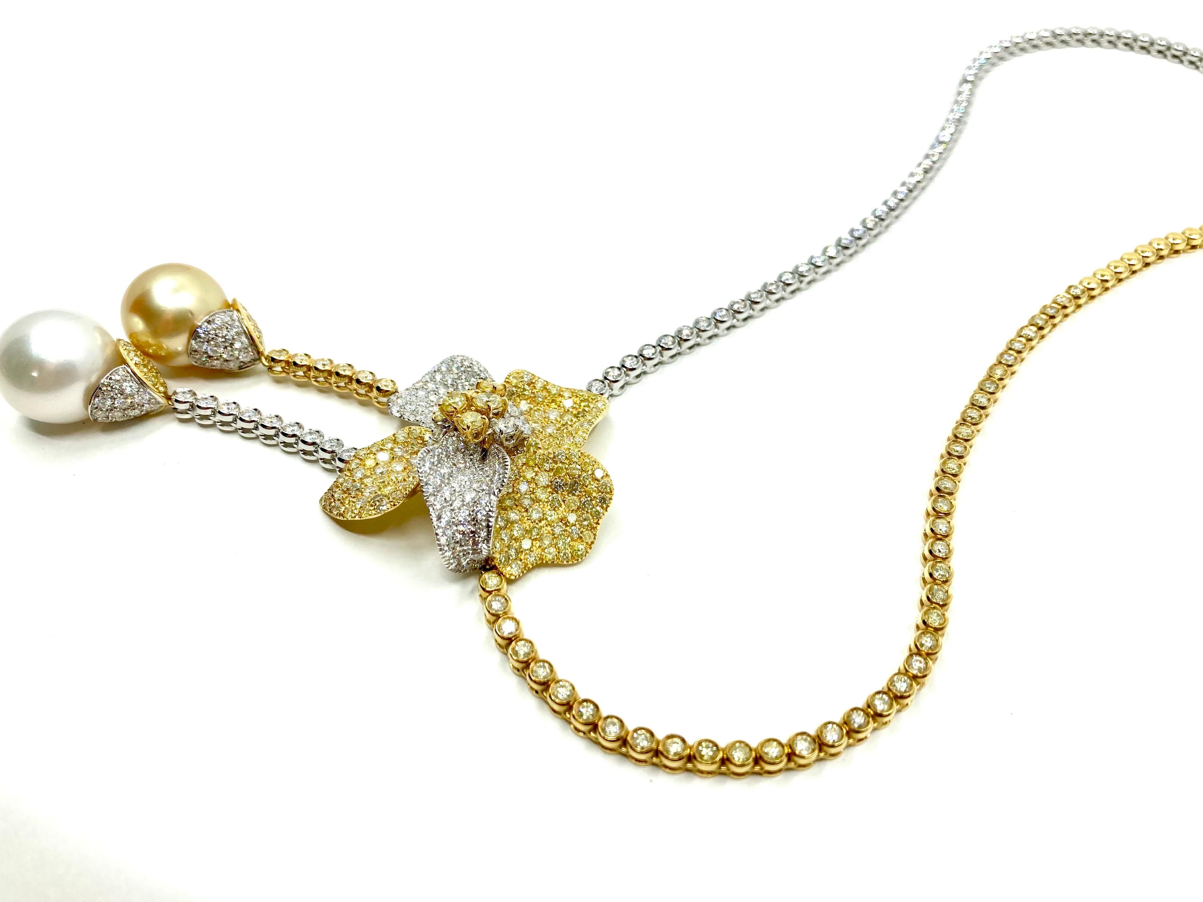 Brilliant Cut Exclusive 18 Karat White and Yellow Gold South Sea Pearl and Diamonds Necklace For Sale