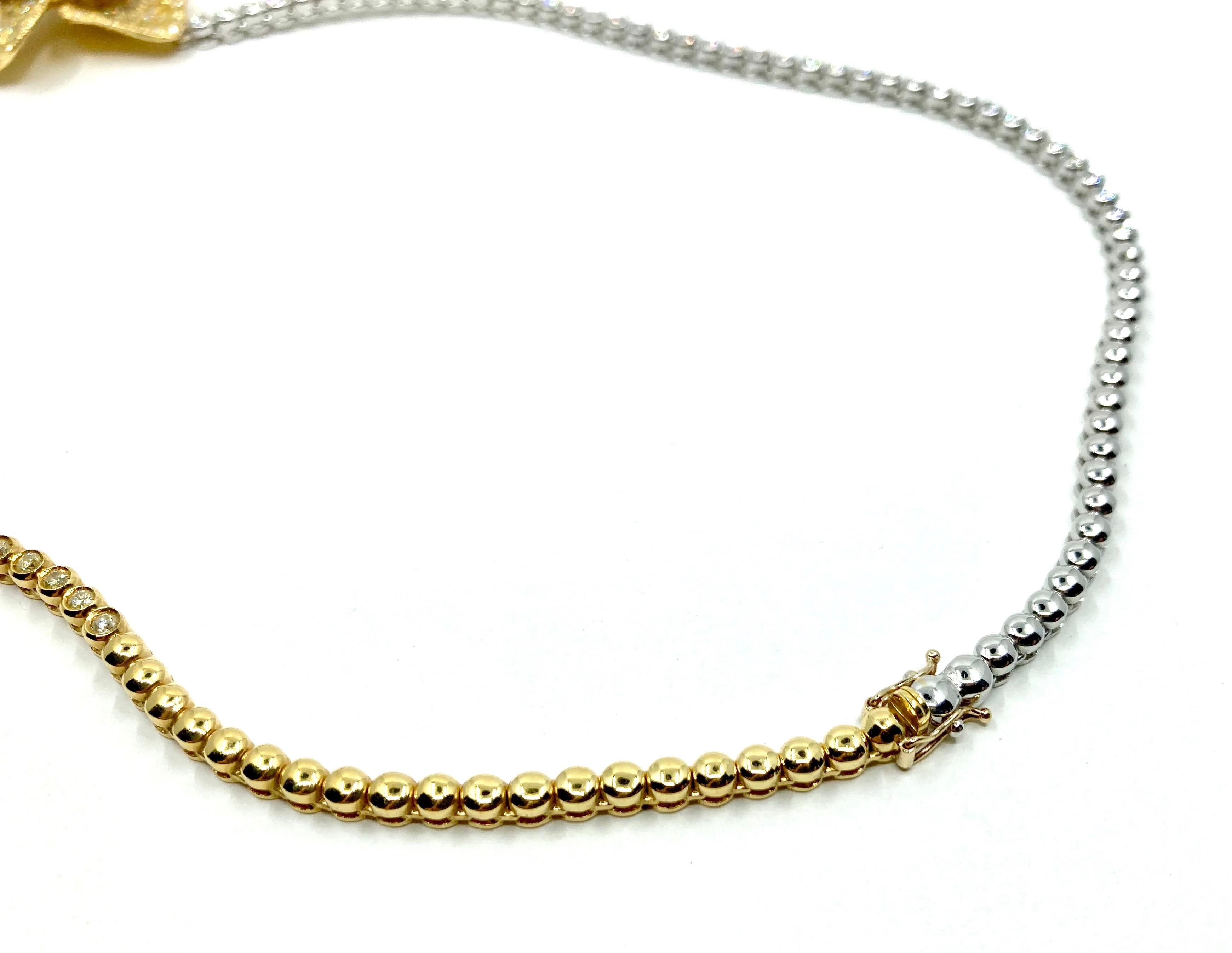 Exclusive 18 Karat White and Yellow Gold South Sea Pearl and Diamonds Necklace In New Condition For Sale In Valenza, IT