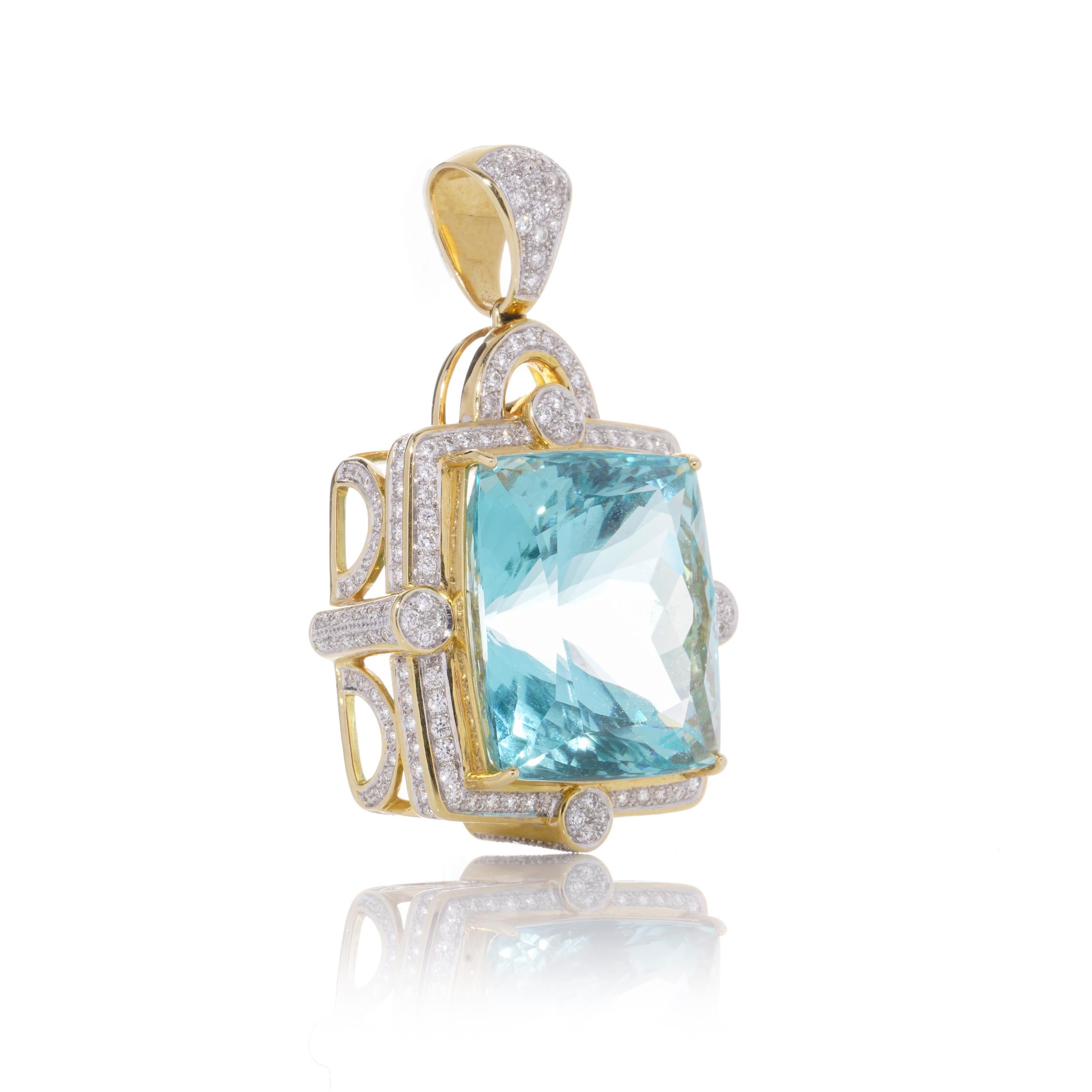 Exclusive 18k. yellow and white gold approx. 120 carats of Aquamarine pendant In Good Condition For Sale In Braintree, GB